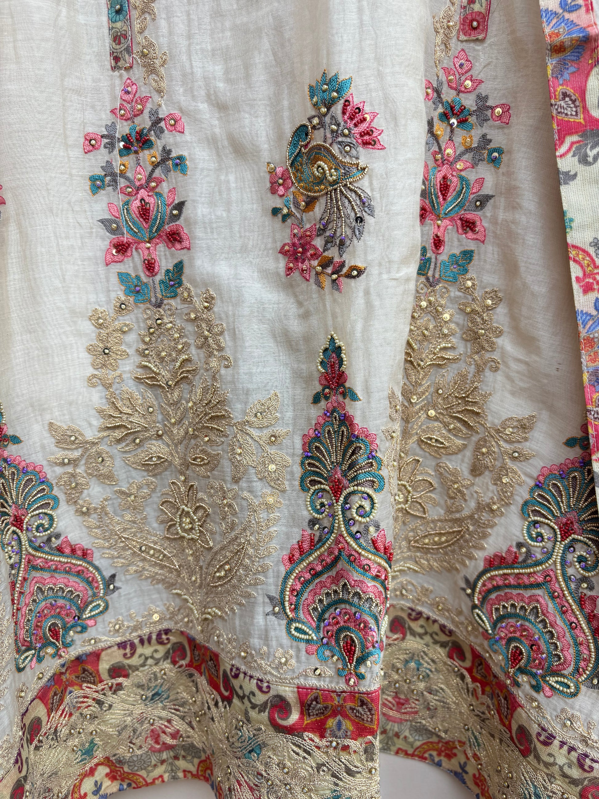 Noor-e-Paisely Unstitched Suit