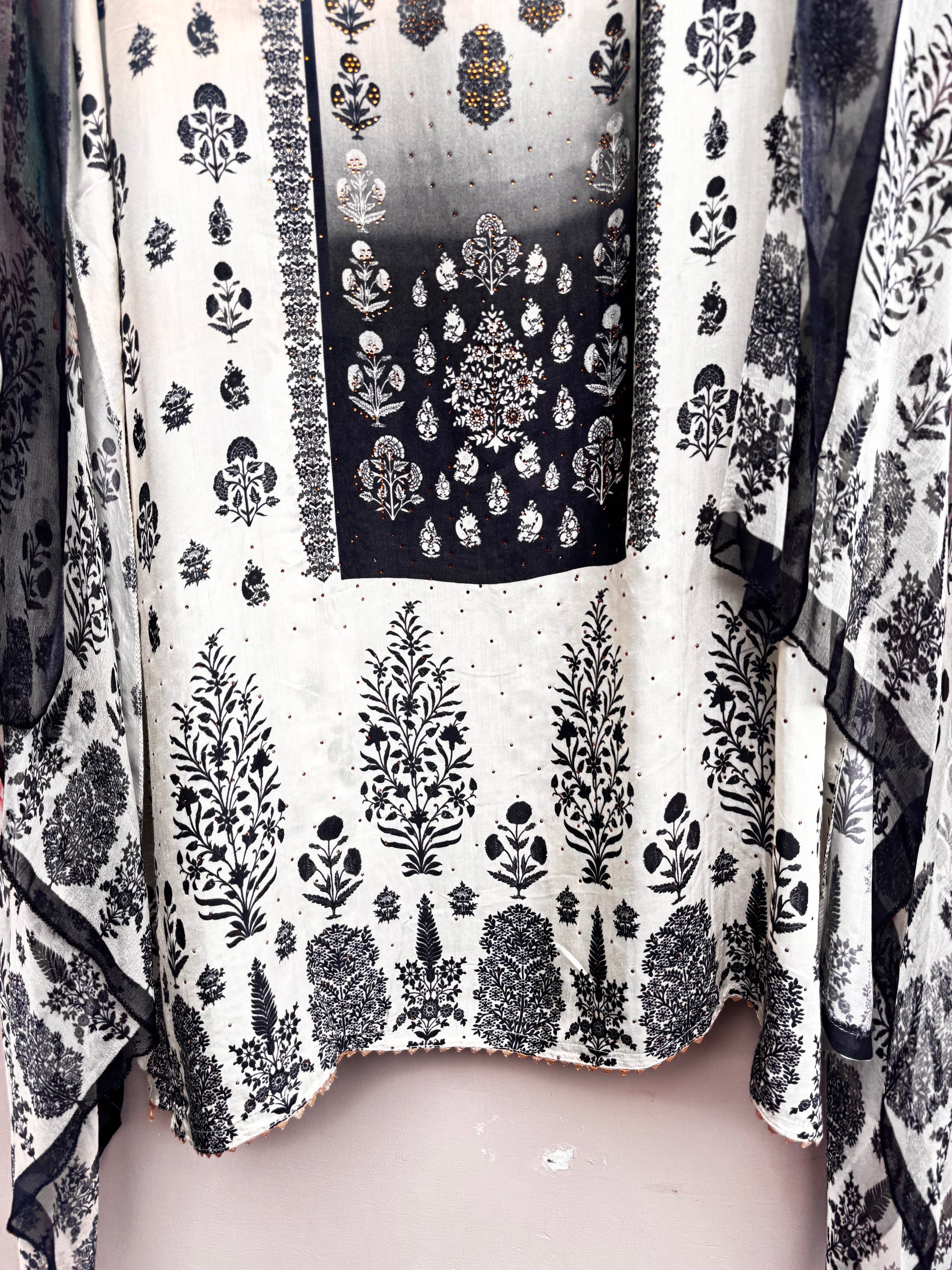 Gulnaar Noir Unstitched Suit