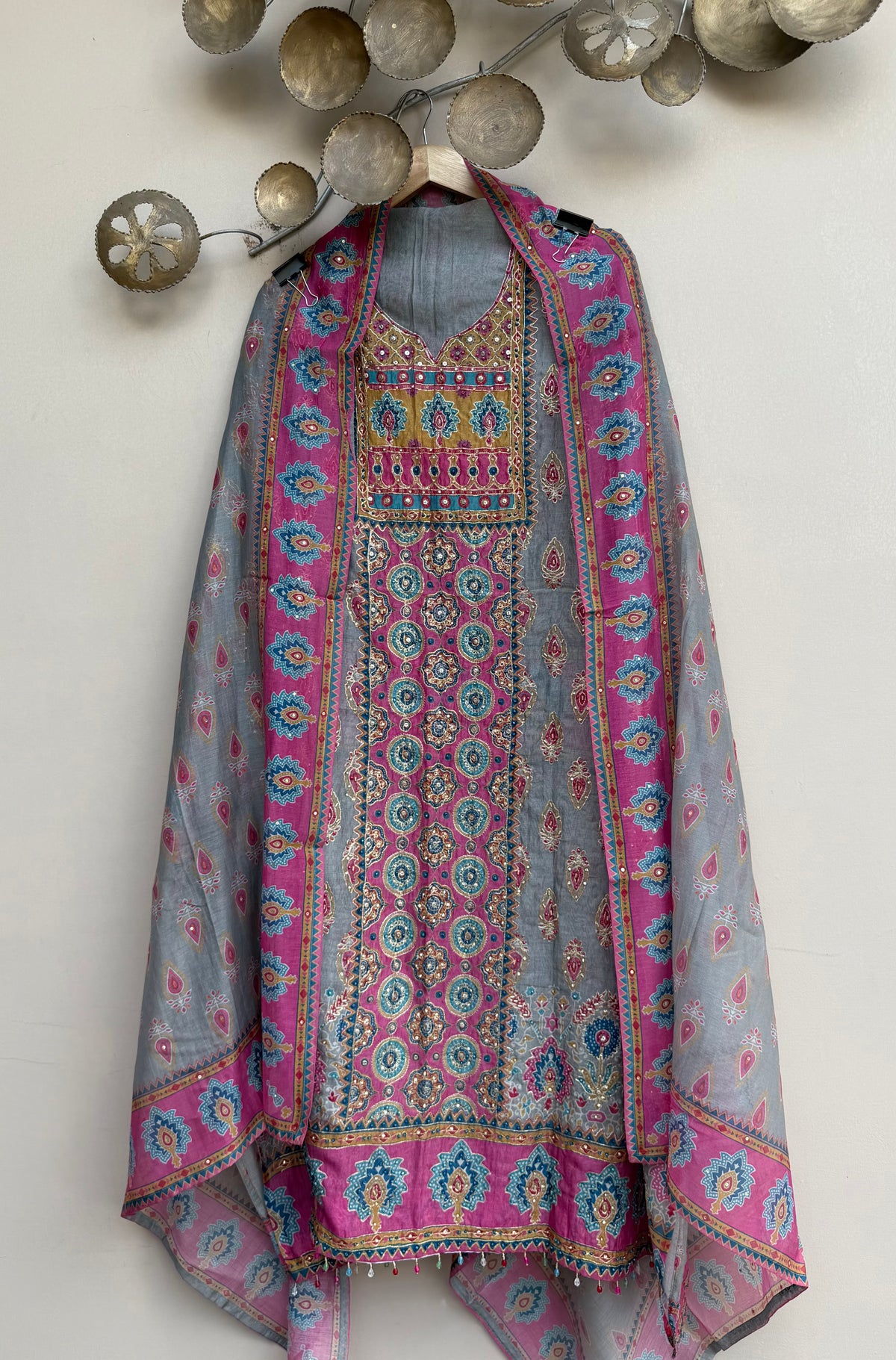 Jewel Raas Mulmul Chanderi Unstitched Suit
