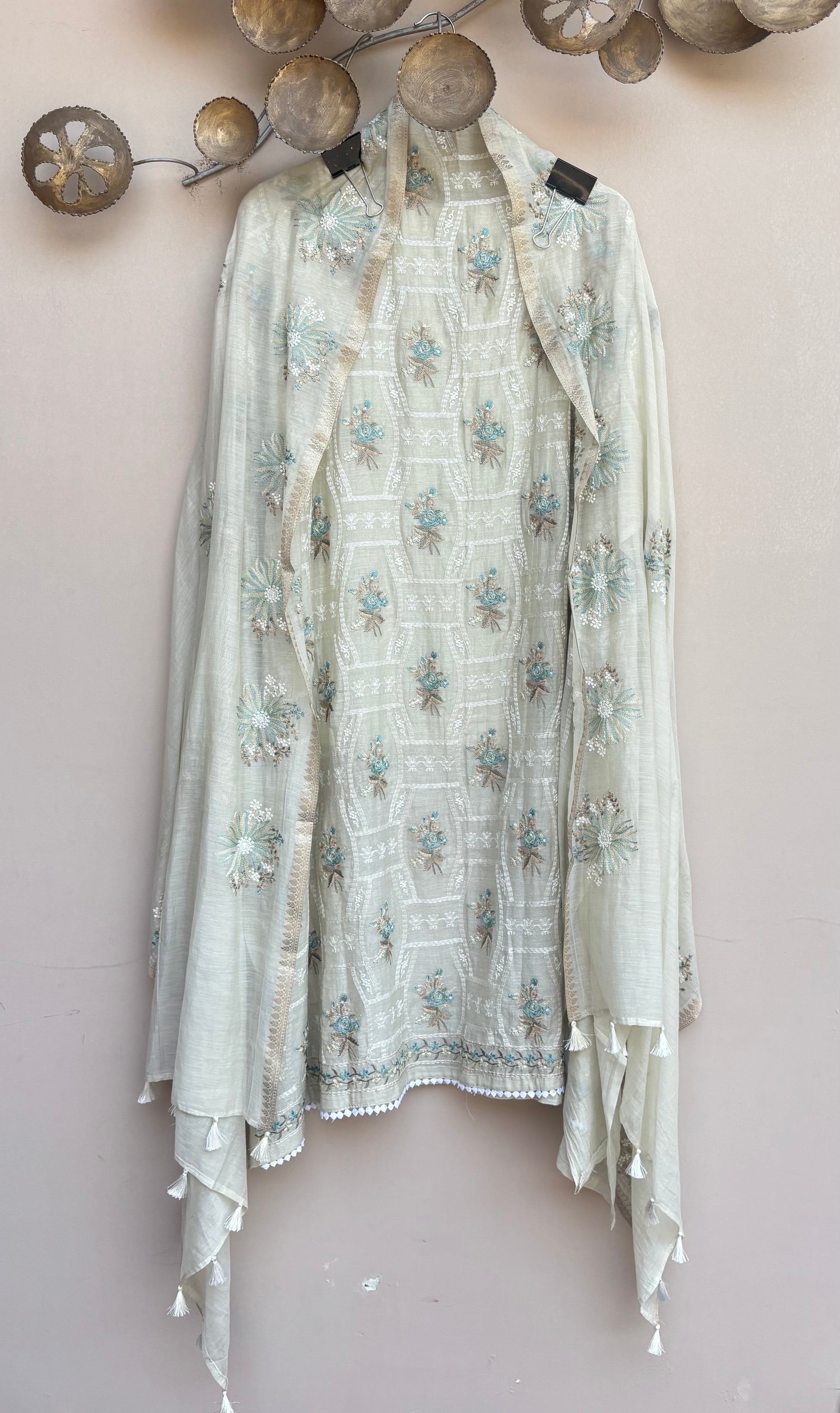 Mulmul Chanderi Thread Embroidery Suit With Dupatta