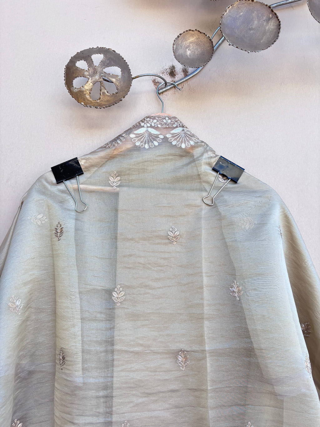 Nureh Soft Tissue Unstitched Suit