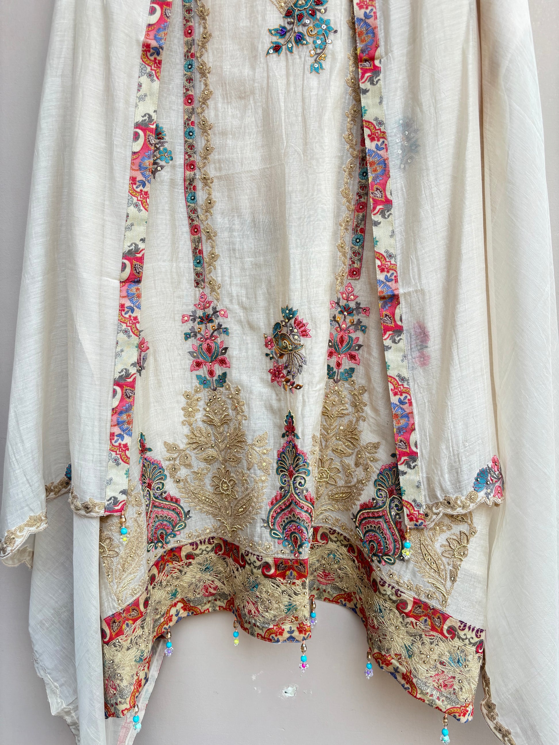 Noor-e-Paisely Unstitched Suit