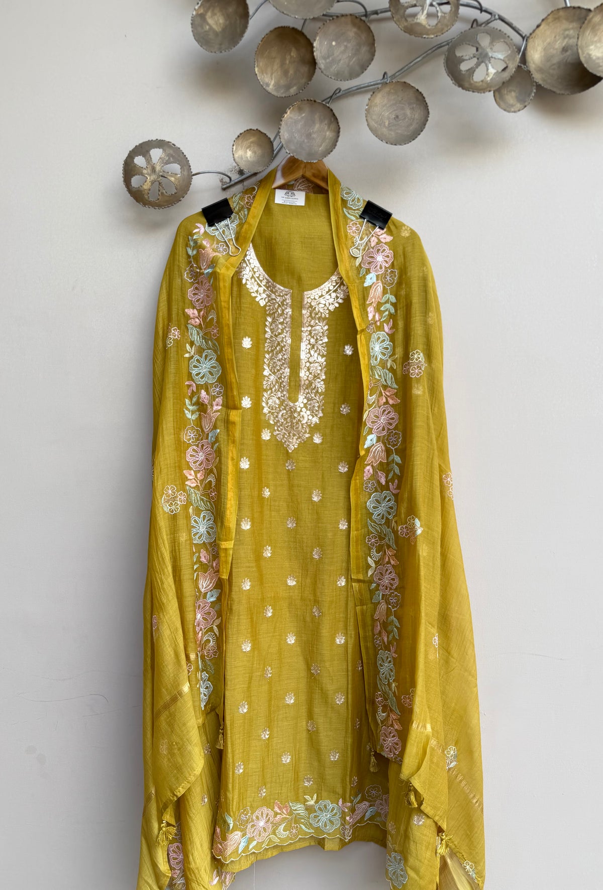 Mehreen Elegance Mulmul Chanderi Unstitched Suit