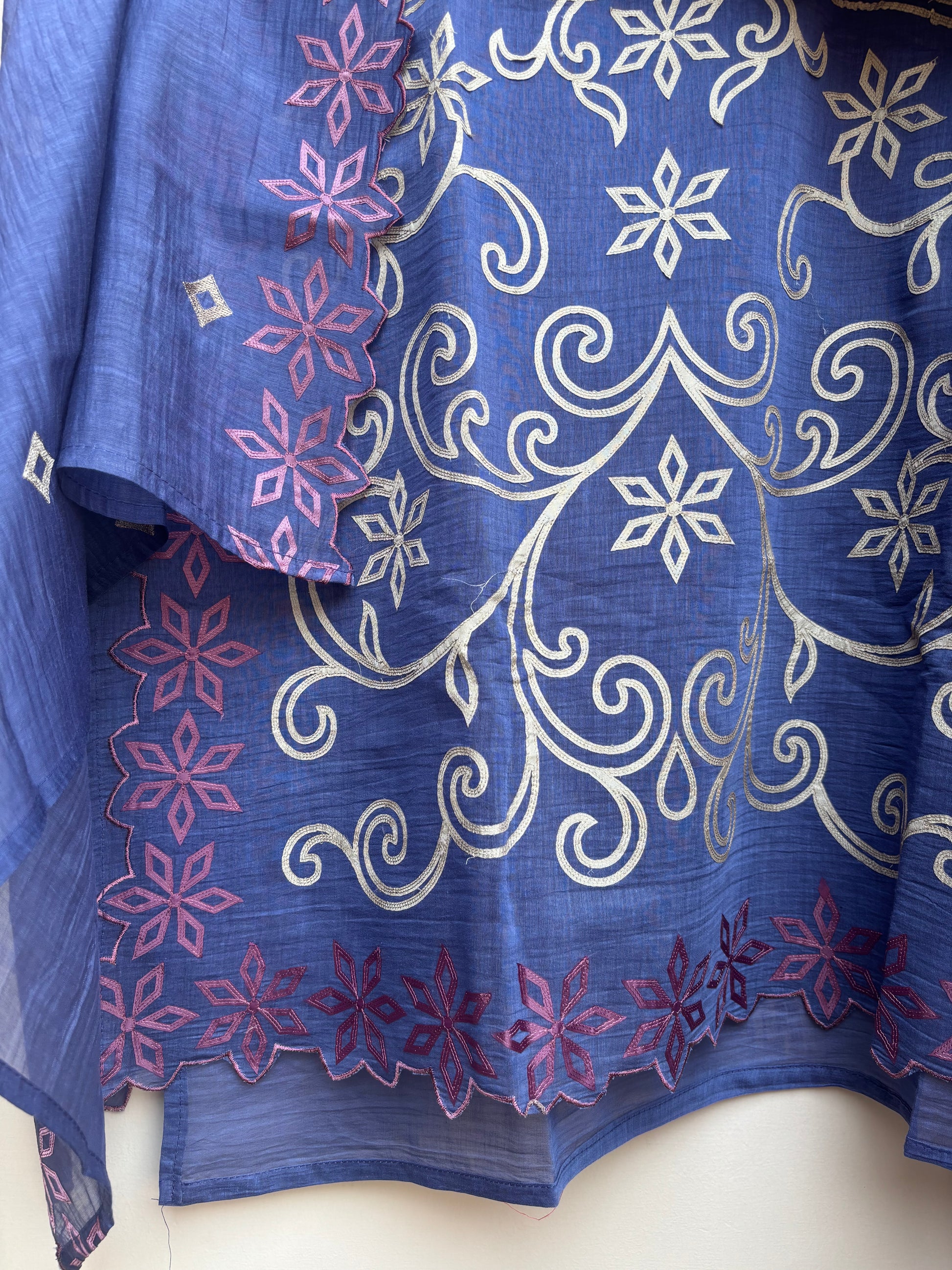 Applique Aura Unstitched Suit