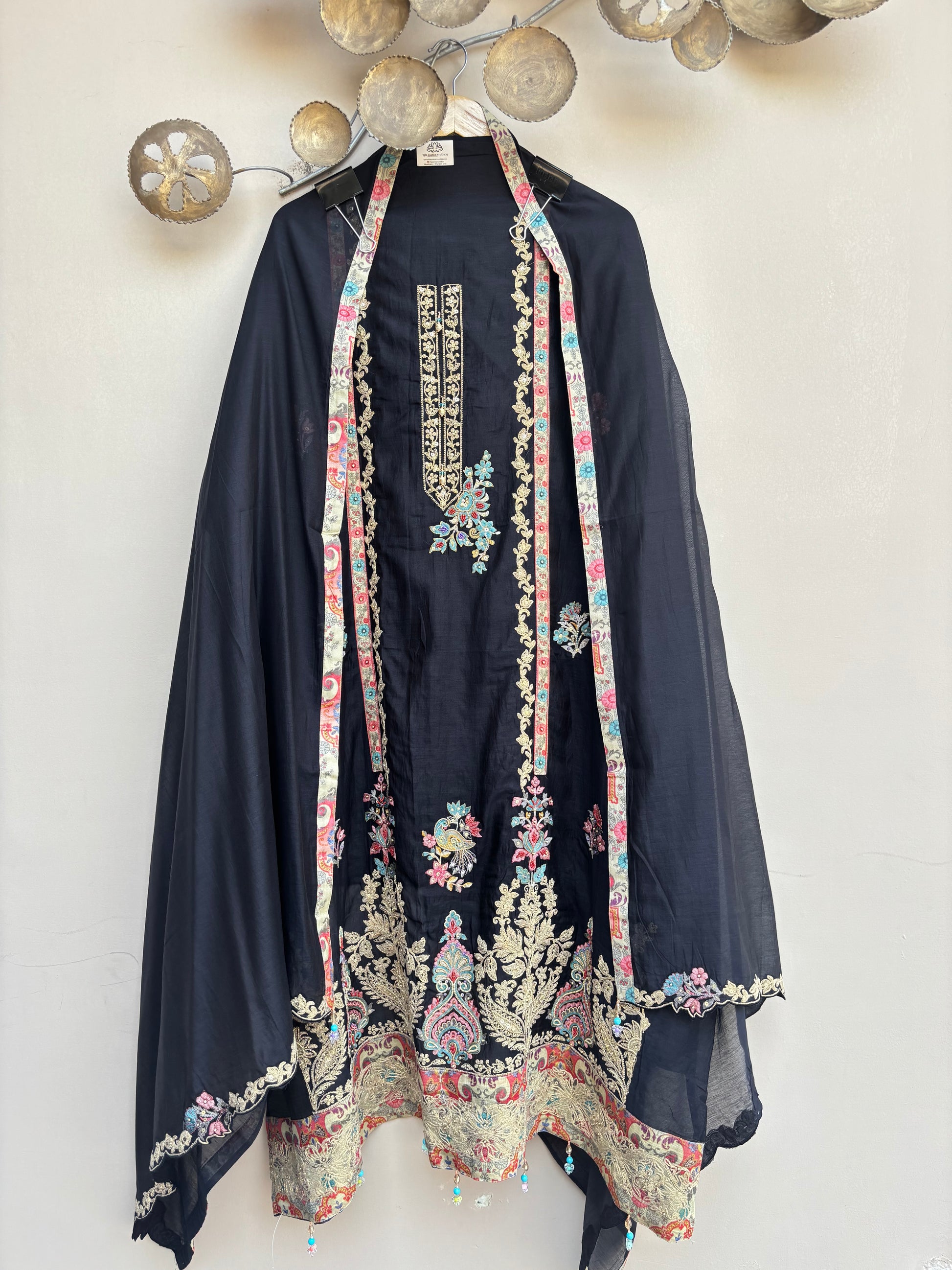 Noor-e-Paisely Unstitched Suit