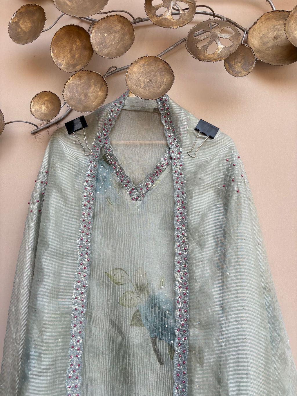 Crinkled Printed Pure Tissue with Sequence Embroidery Suit