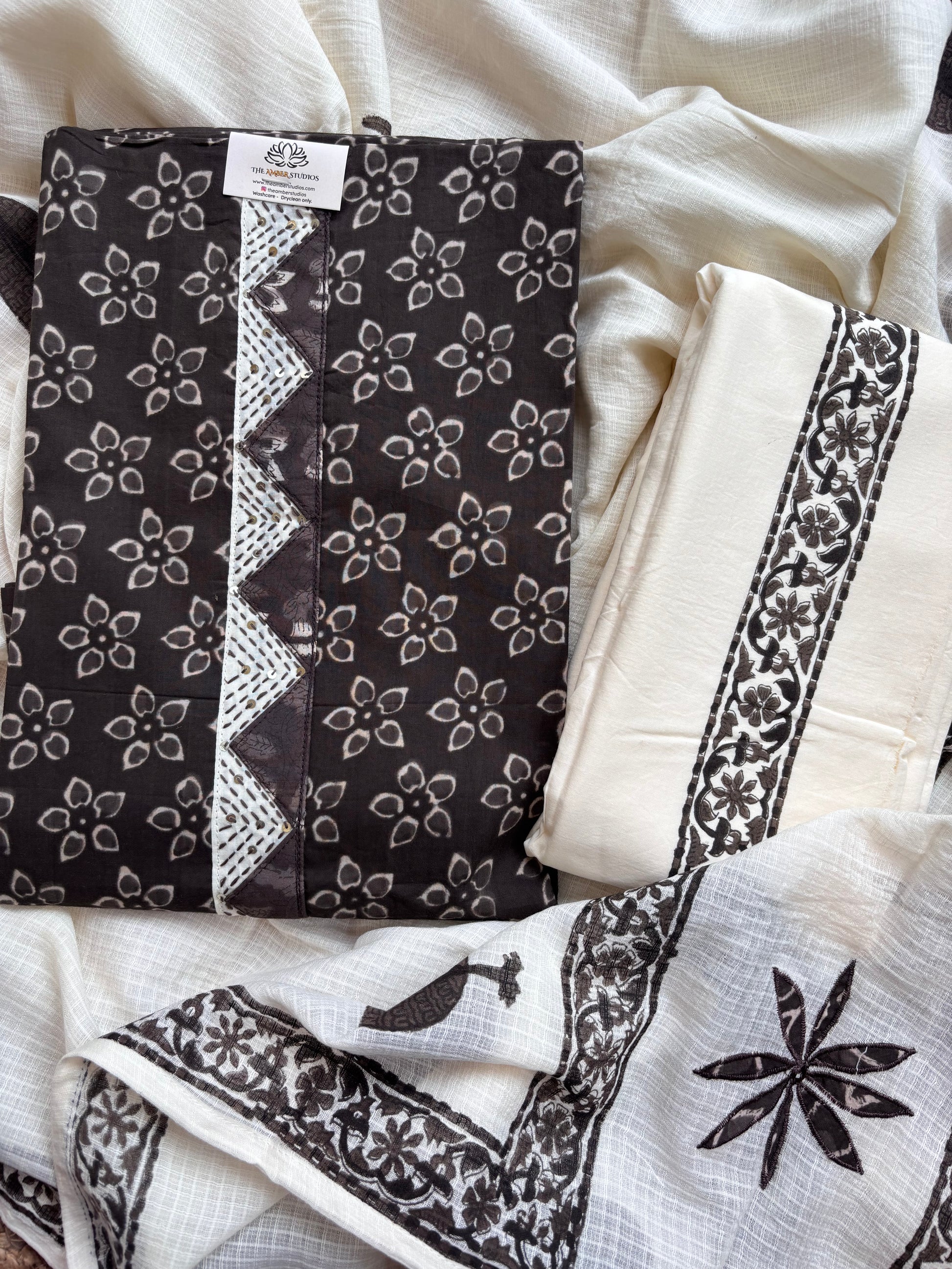 Madhumalti Unstitched Suit