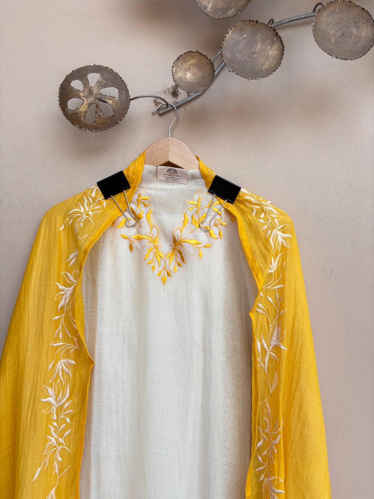 Zimal Grace Mulmul Chanderi Unstitched Suit