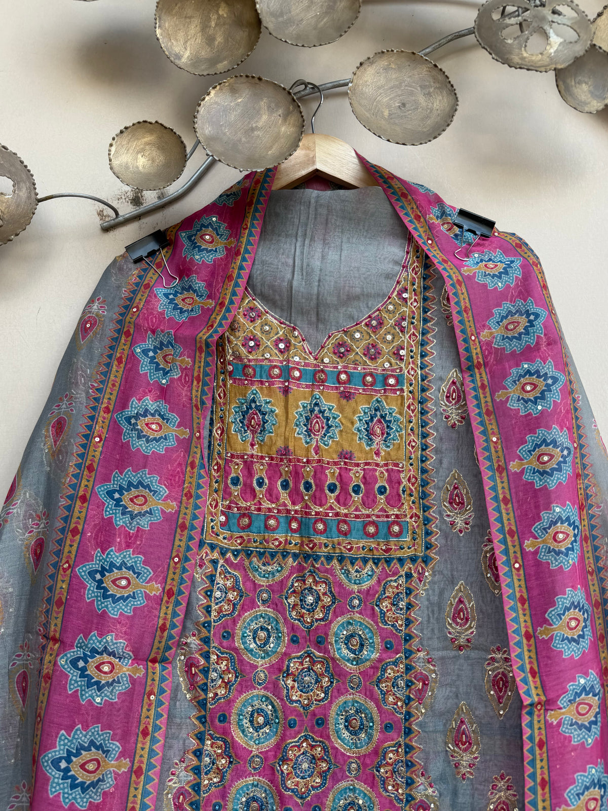 Jewel Raas Mulmul Chanderi Unstitched Suit