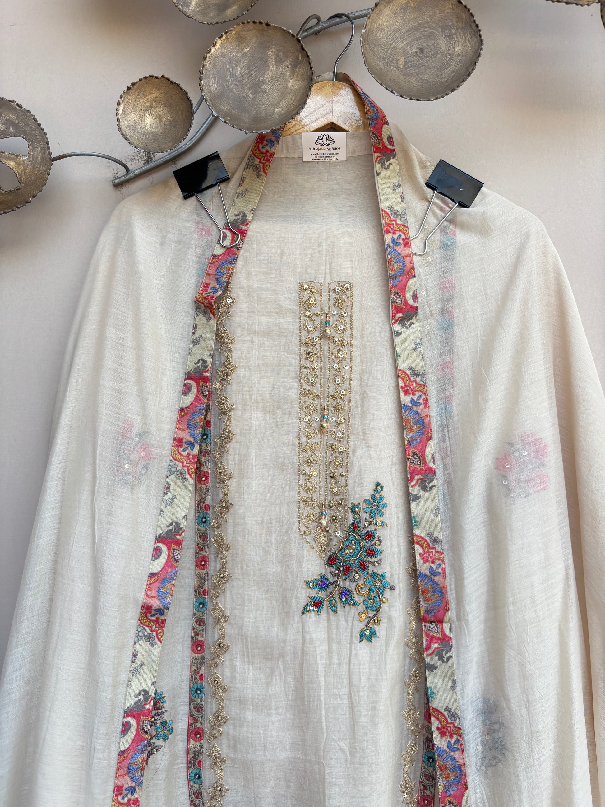 Noor-e-Paisely Unstitched Suit