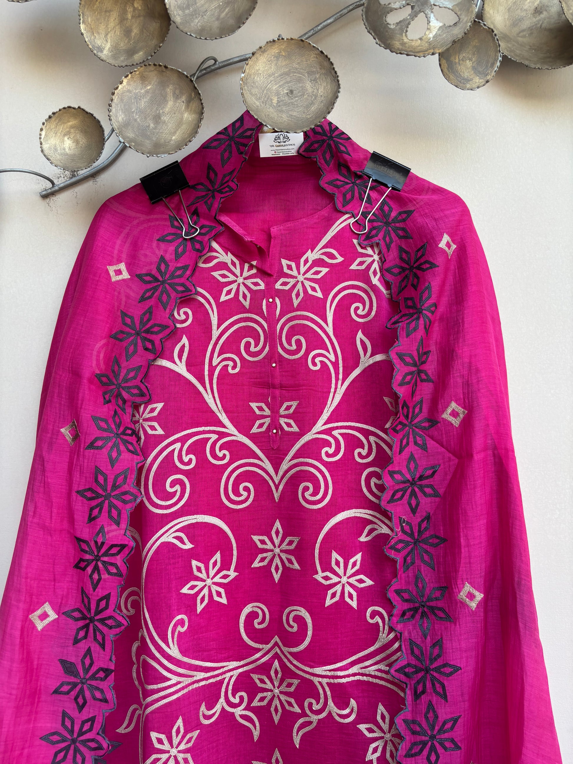 Applique Aura Unstitched Suit