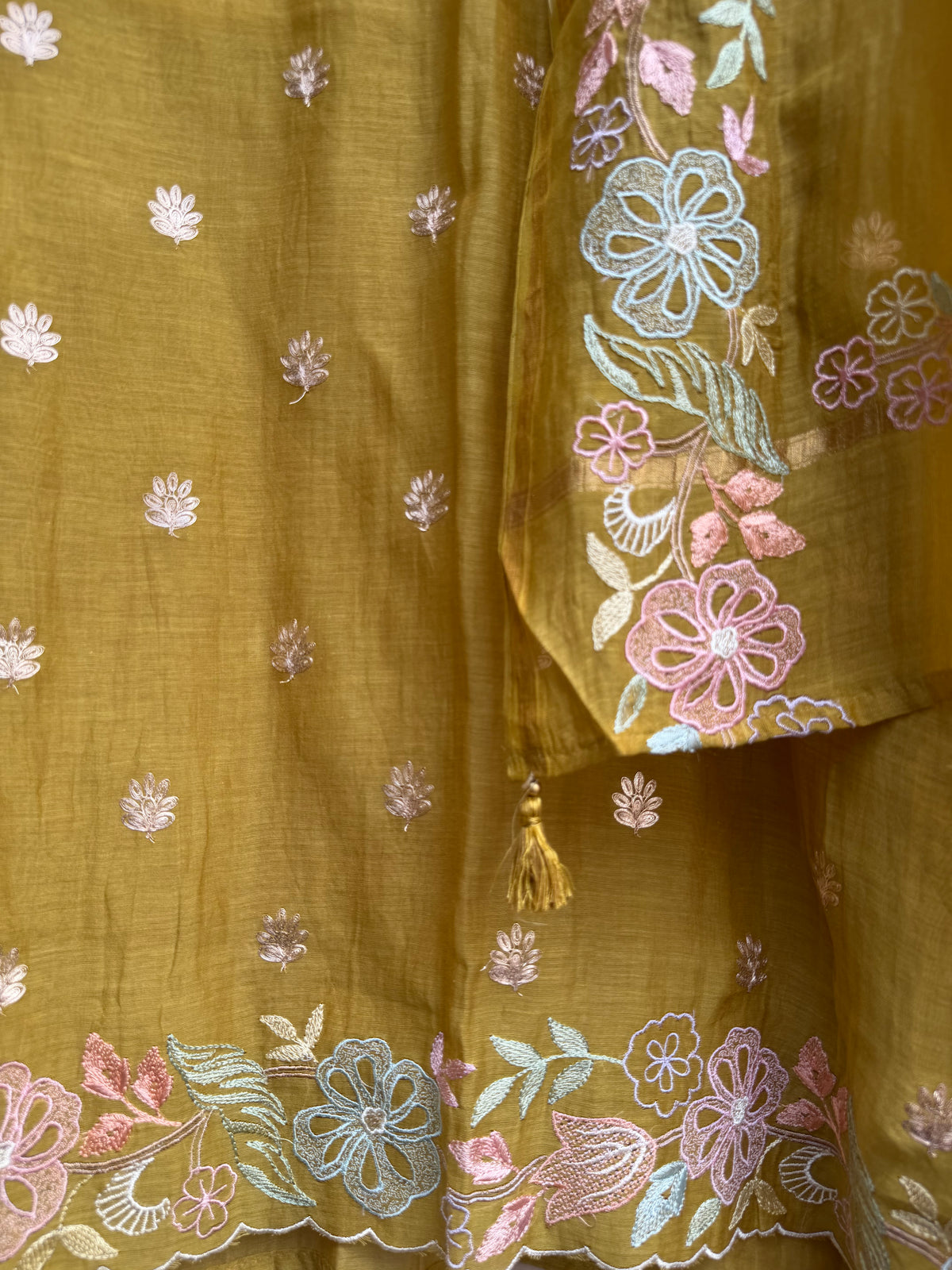 Mehreen Elegance Mulmul Chanderi Unstitched Suit