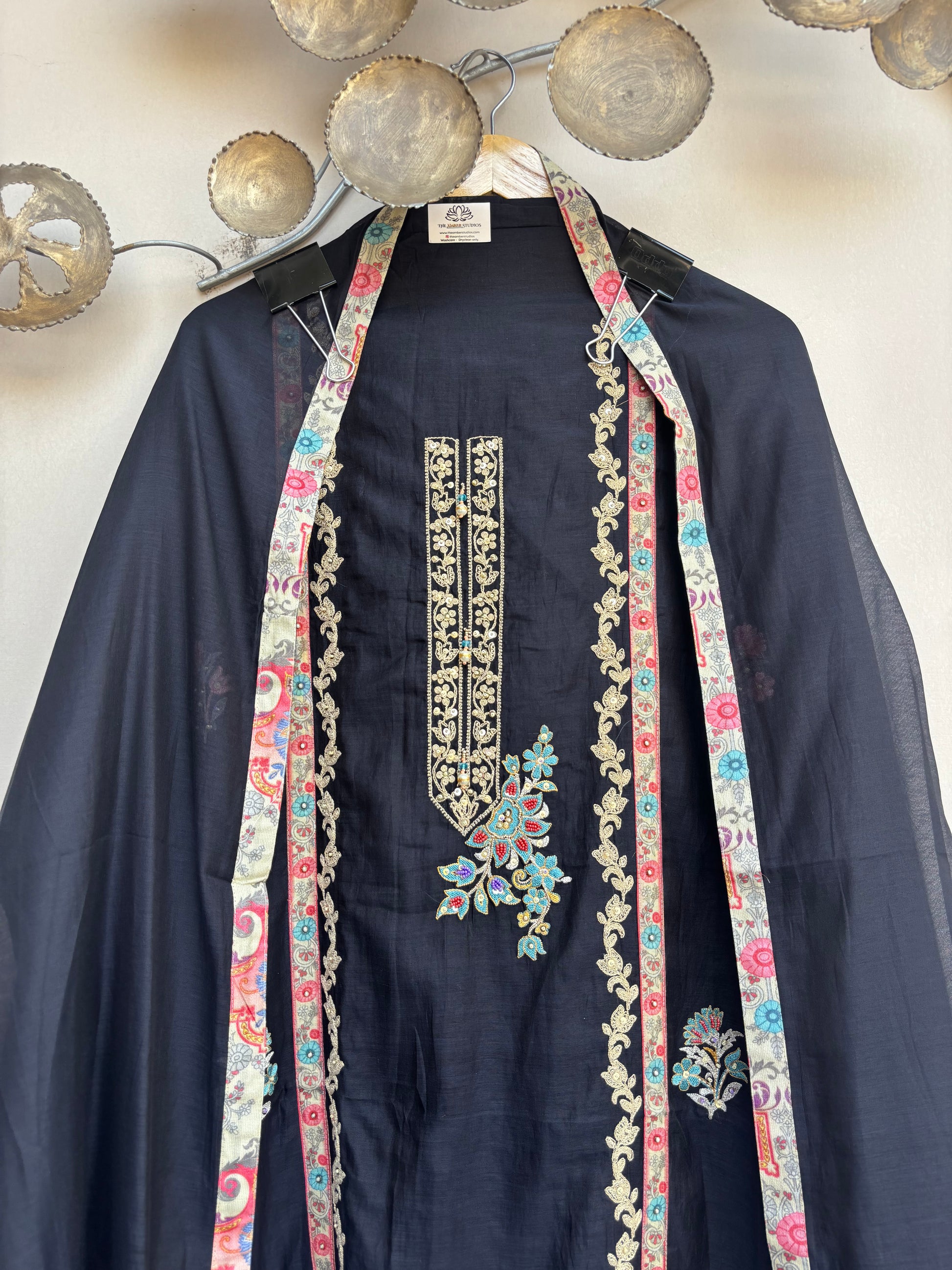 Noor-e-Paisely Unstitched Suit