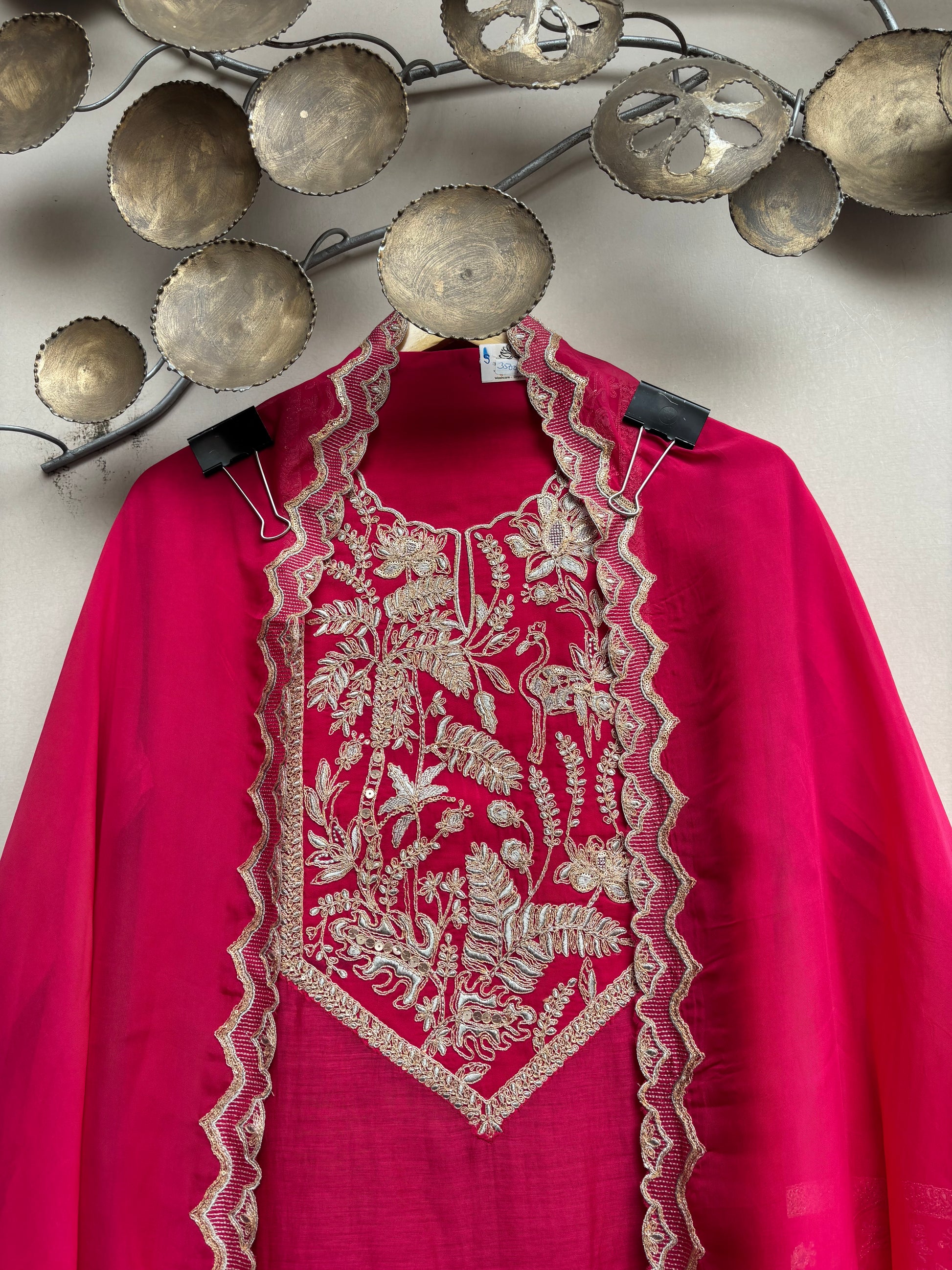 Mulmul Chanderi with Organza dupatta with Zari Embroidery Suit