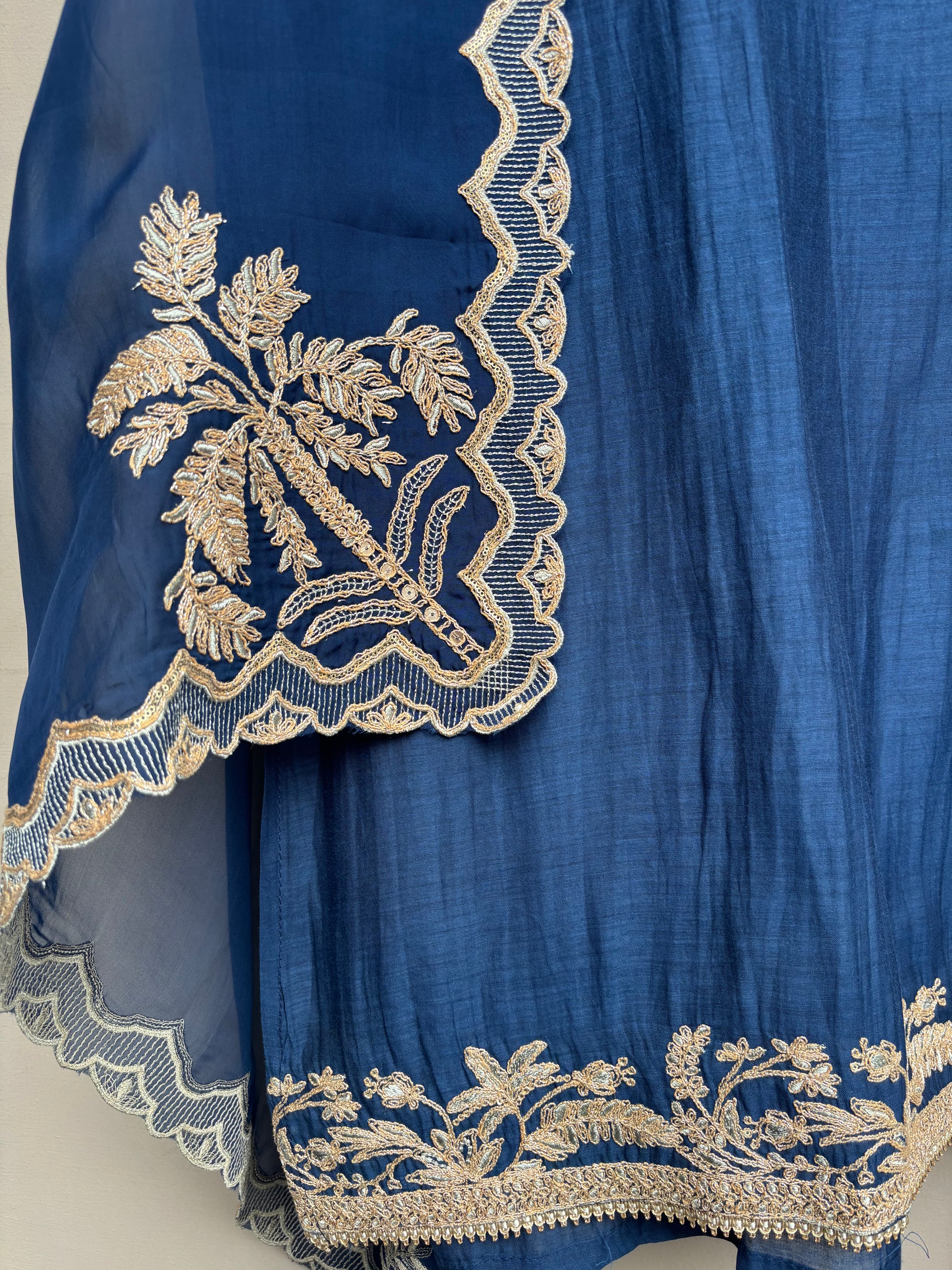 Mulmul Chanderi with Organza dupatta with Zari Embroidery Suit