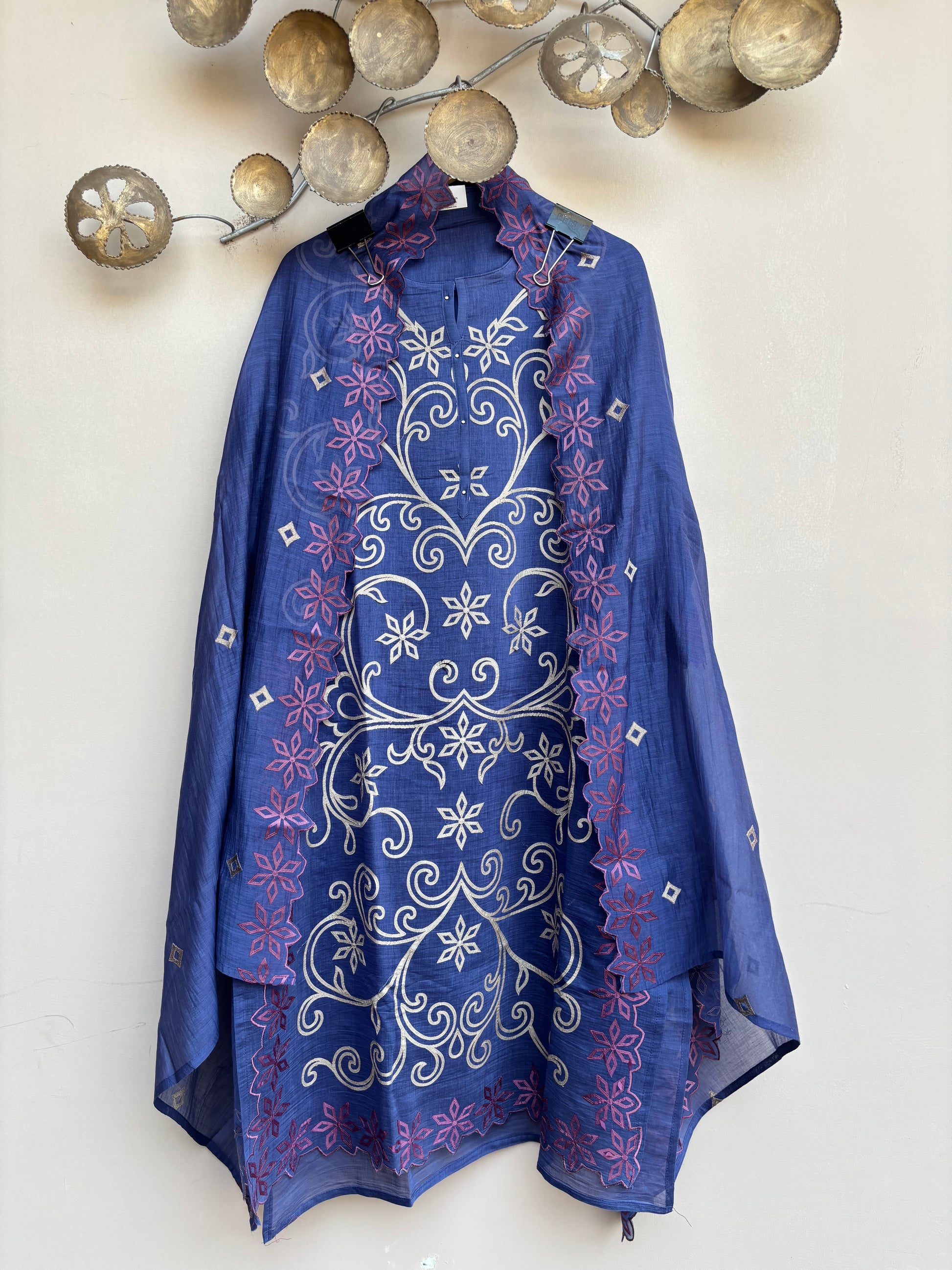 Applique Aura Unstitched Suit