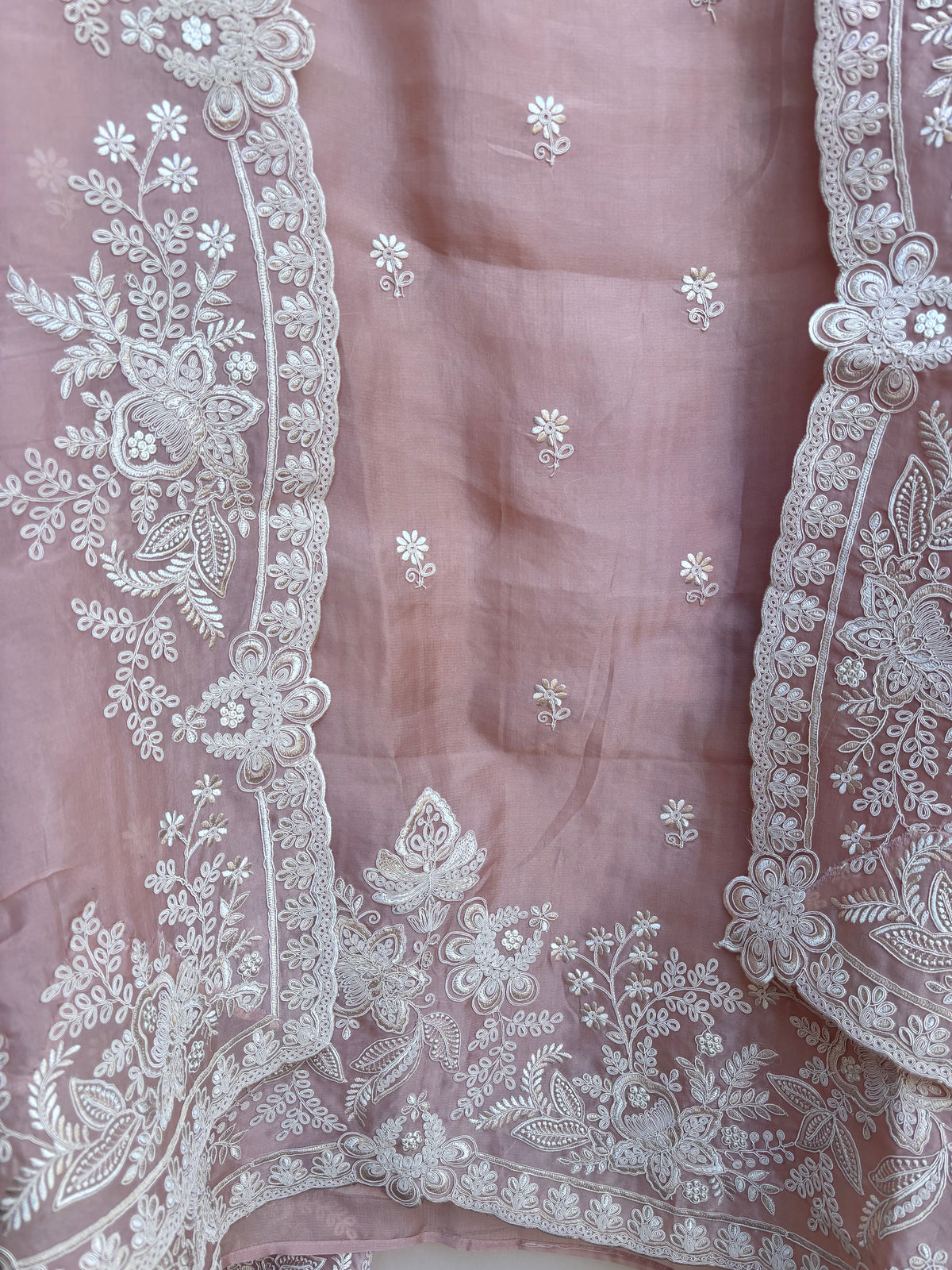 Mehrnaz Soft Tissue Unstitched Suit