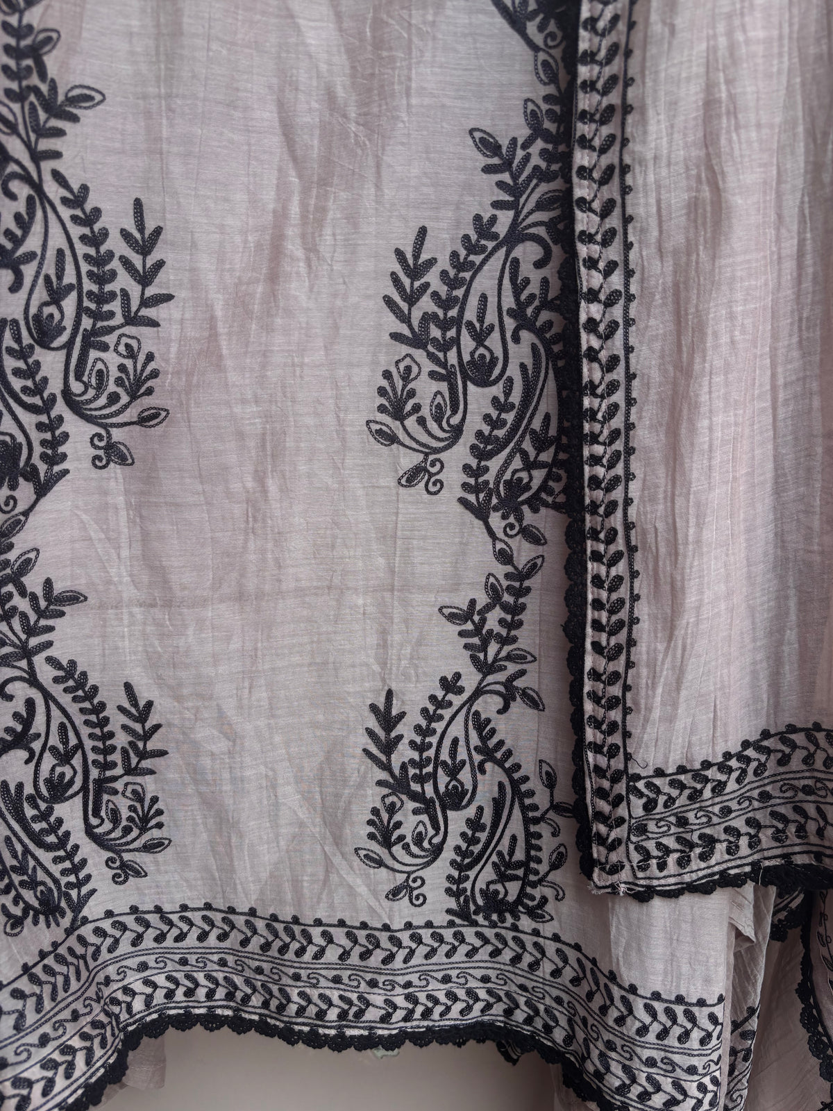 Meher Aari Mulmul Chanderi Unstitched Suit