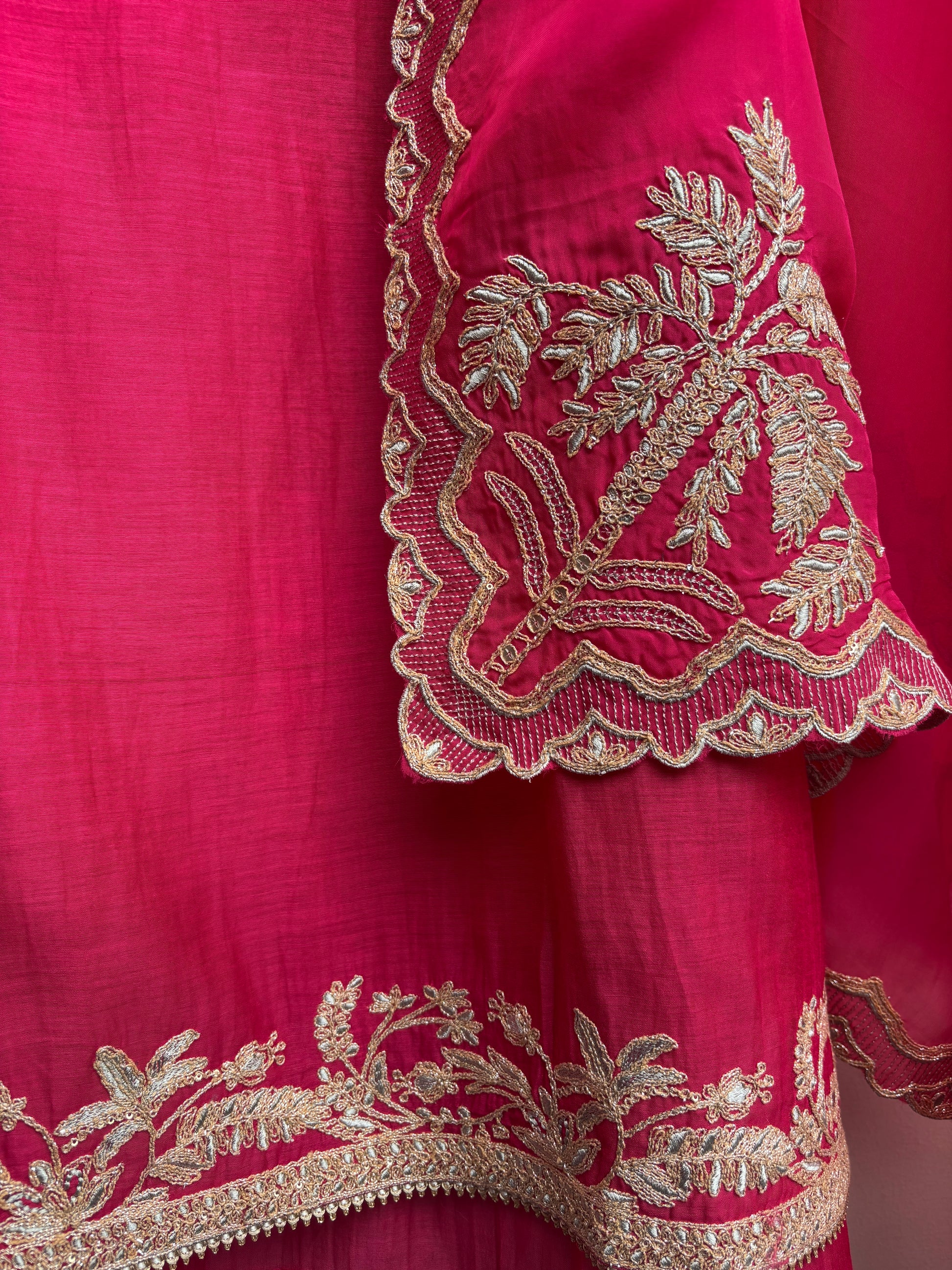 Mulmul Chanderi with Organza dupatta with Zari Embroidery Suit