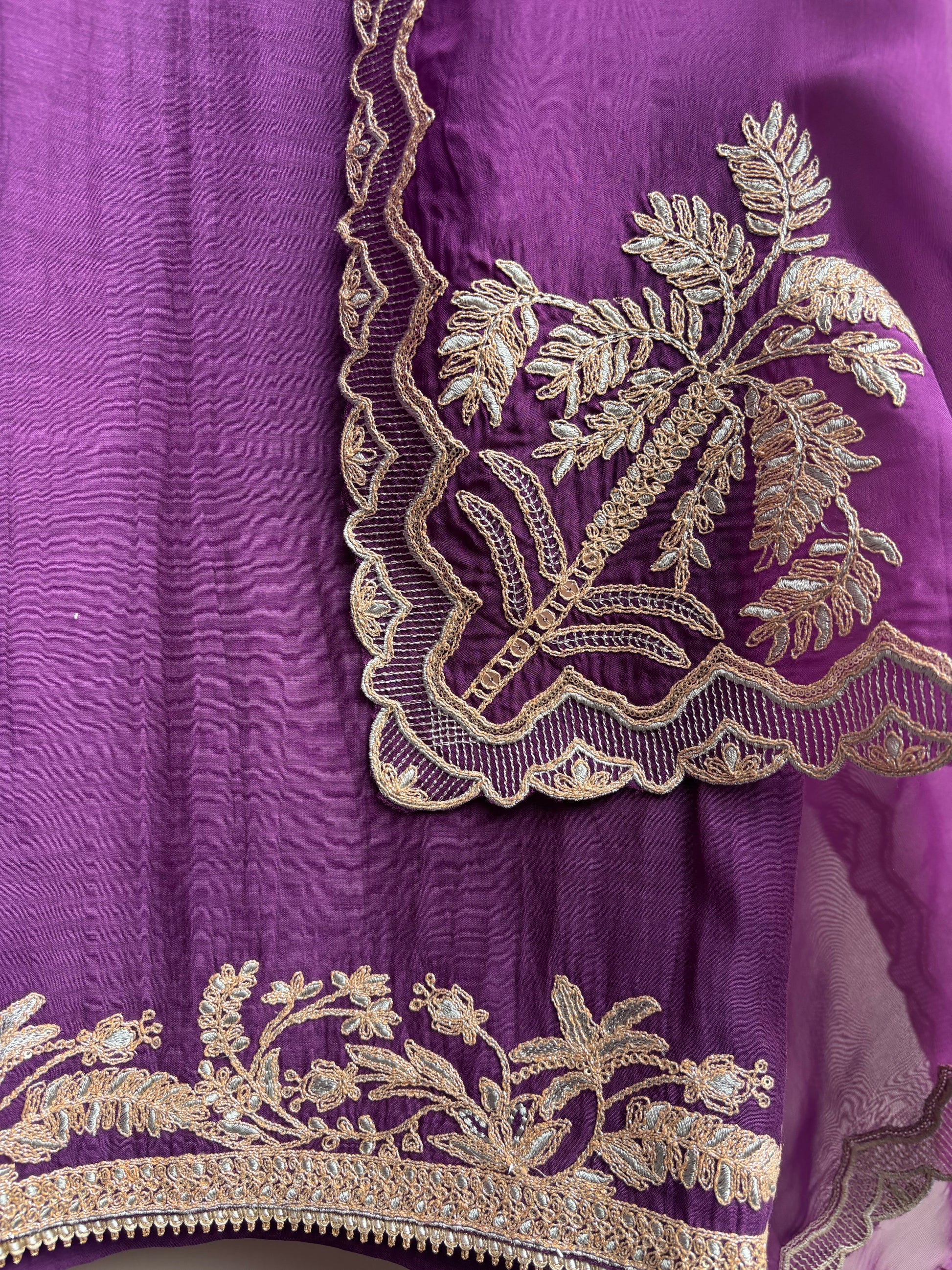 Mulmul Chanderi with Organza dupatta with Zari Embroidery Suit