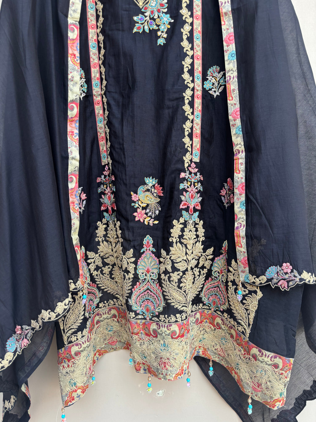 Noor-e-Paisely Unstitched Suit