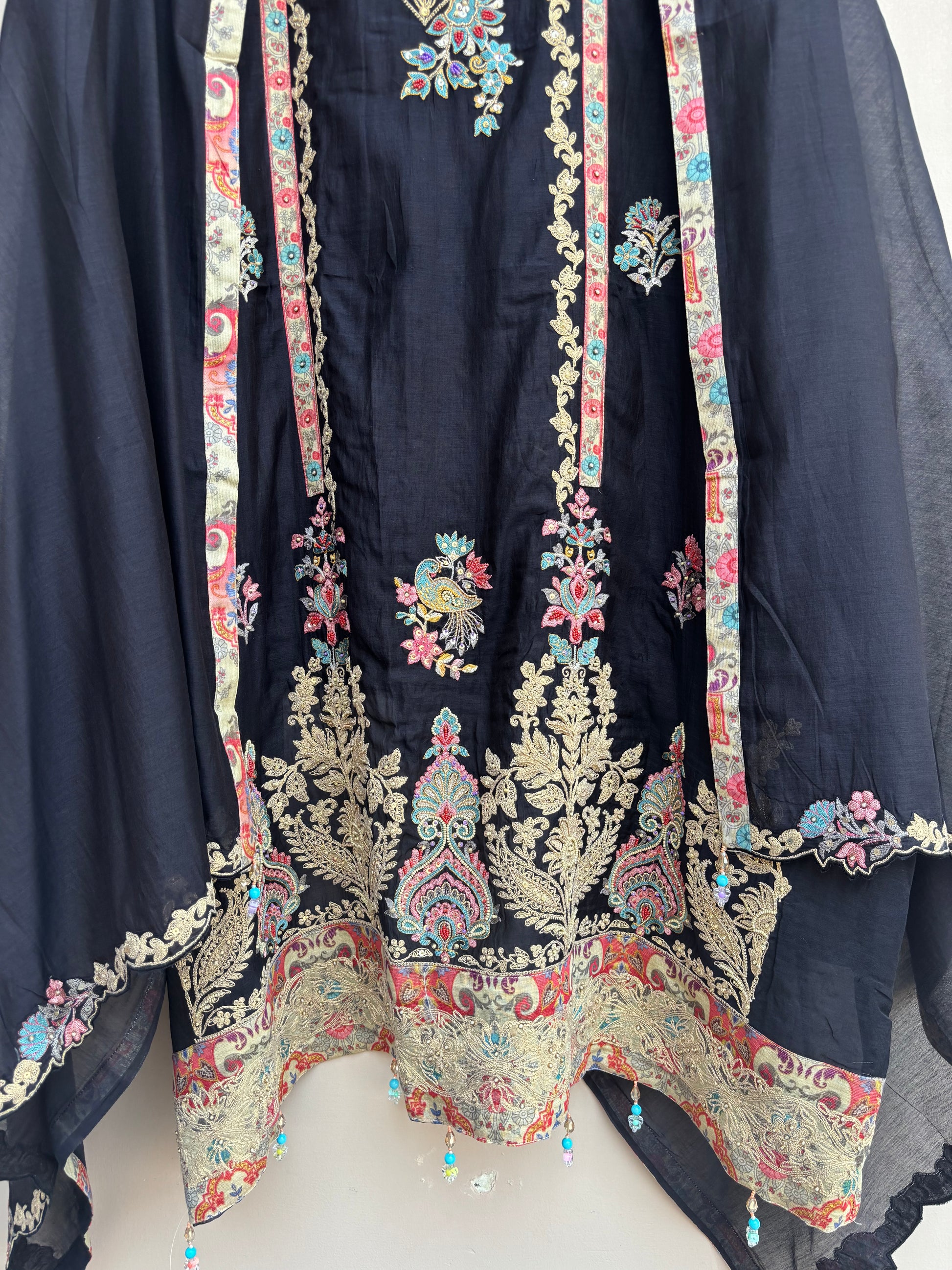 Noor-e-Paisely Unstitched Suit