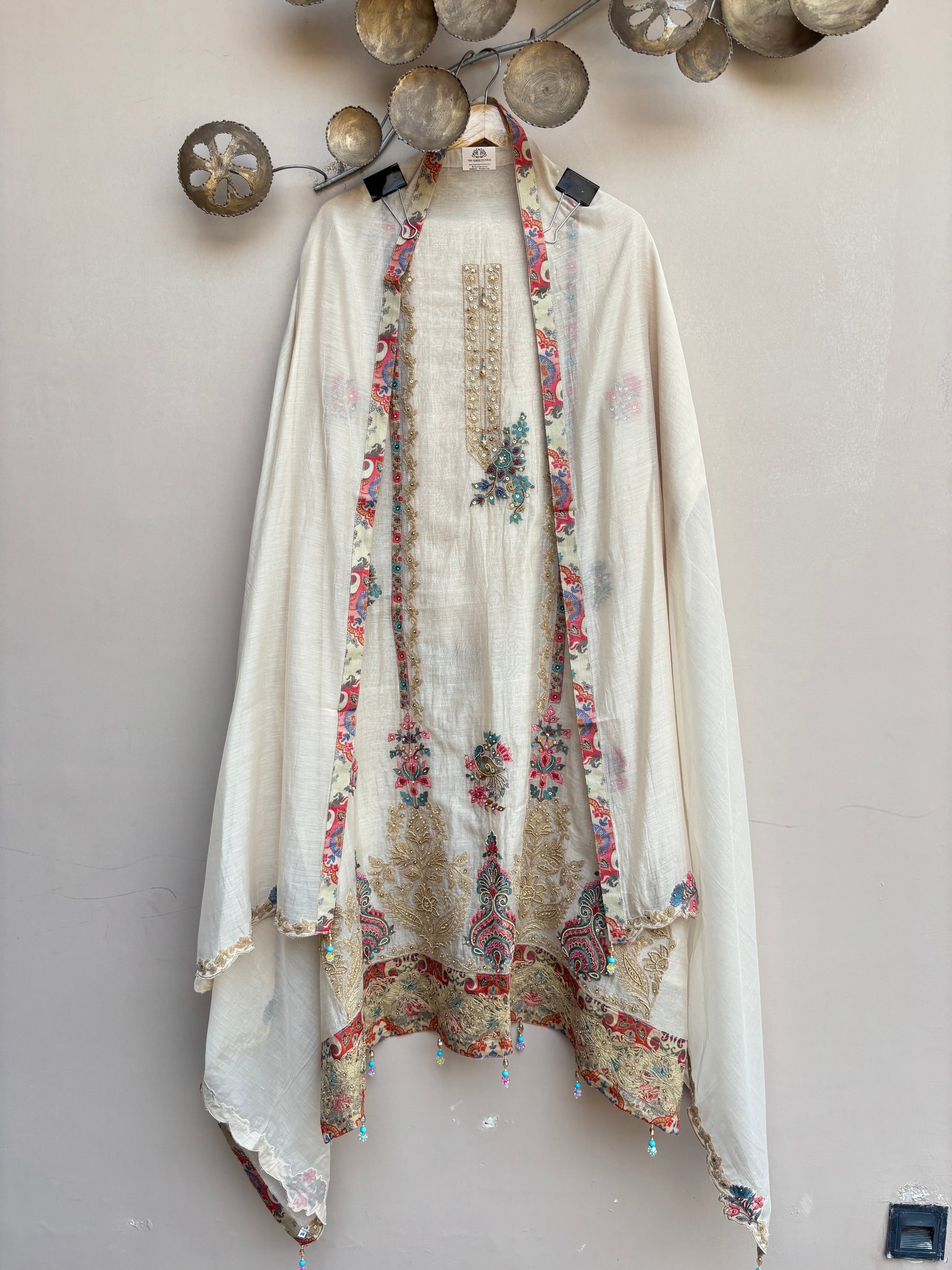 Noor-e-Paisely Unstitched Suit