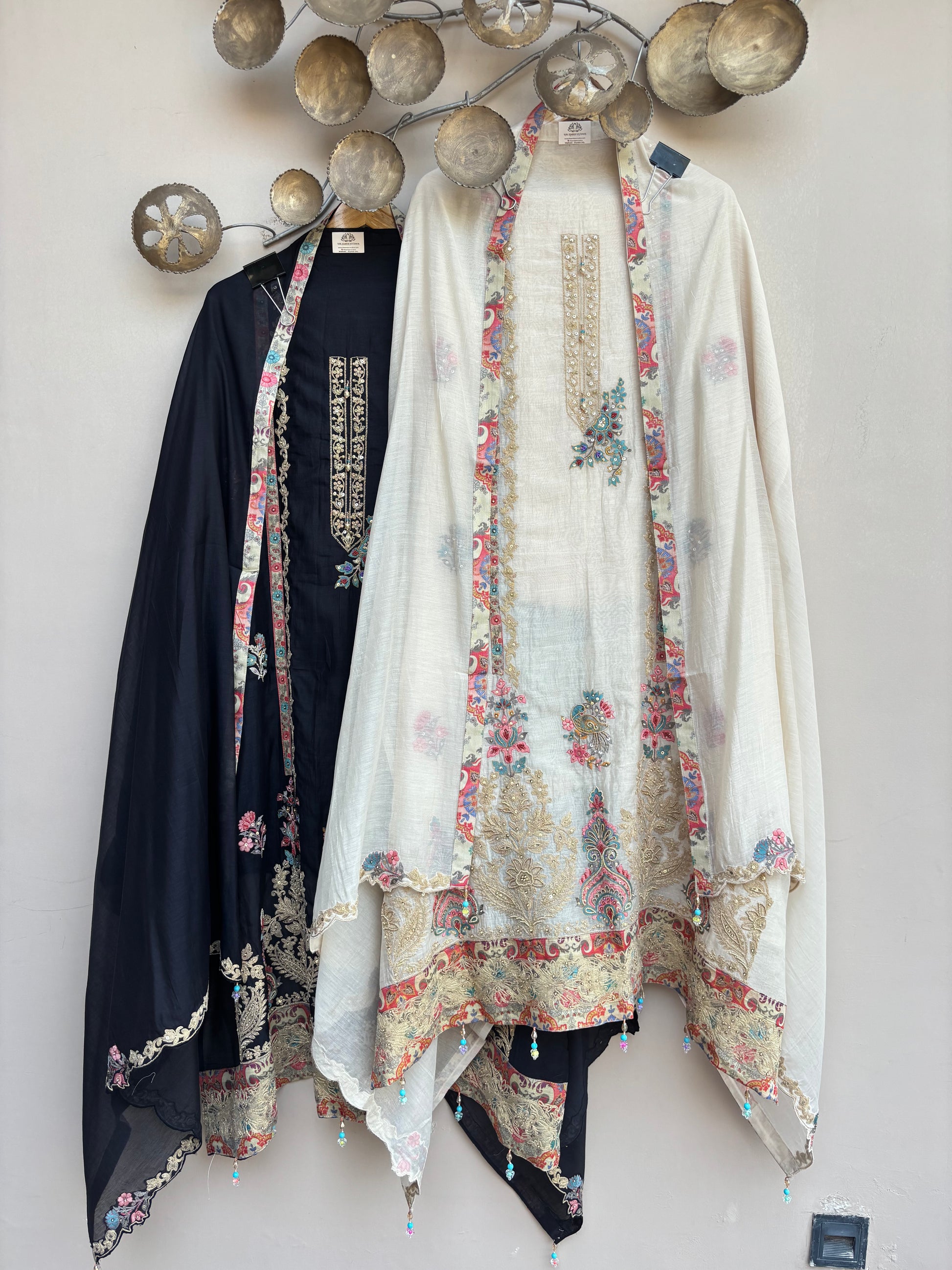 Noor-e-Paisely Unstitched Suit