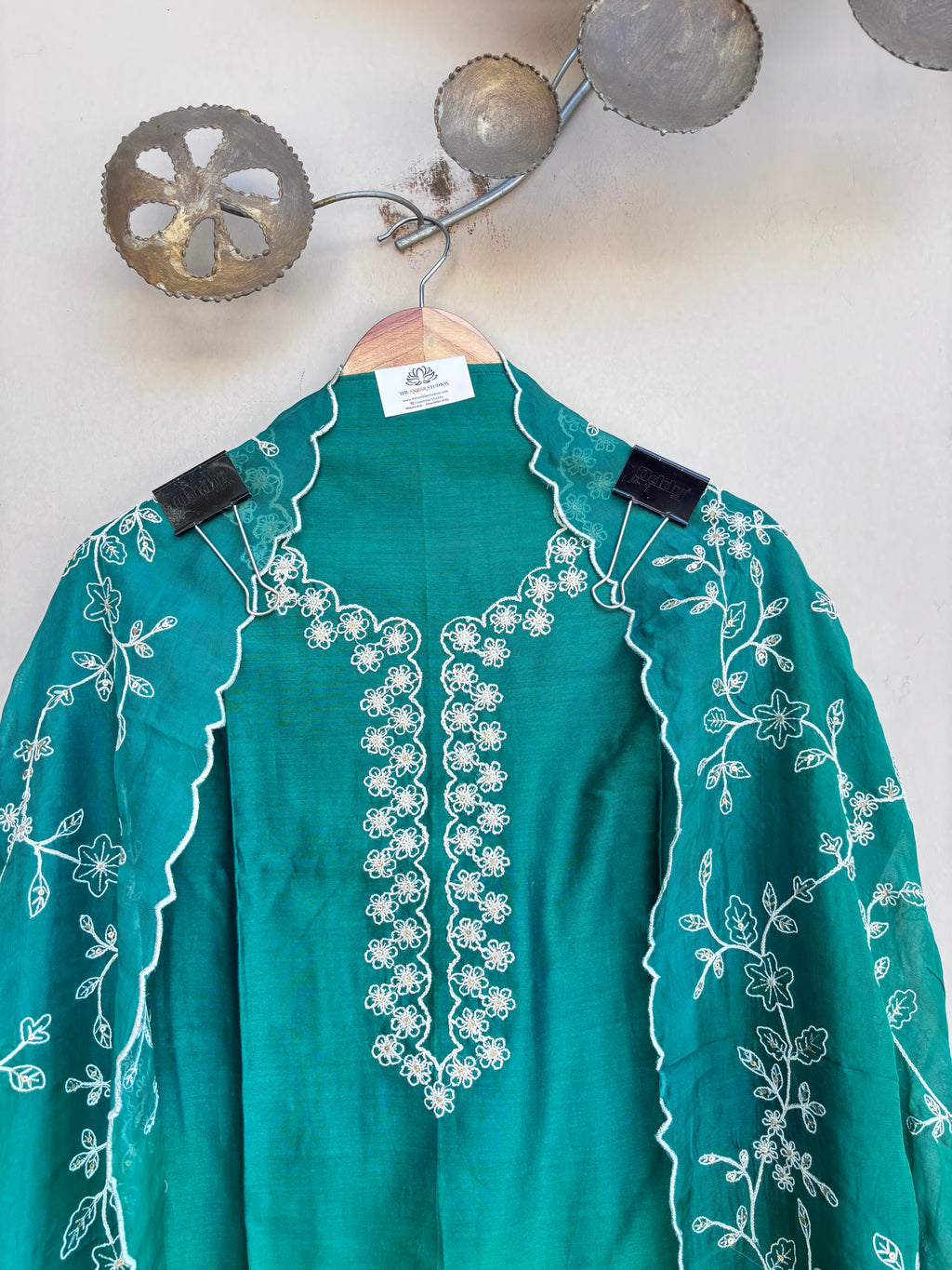 Ainoor Chanderi Silk Unstitched Suit