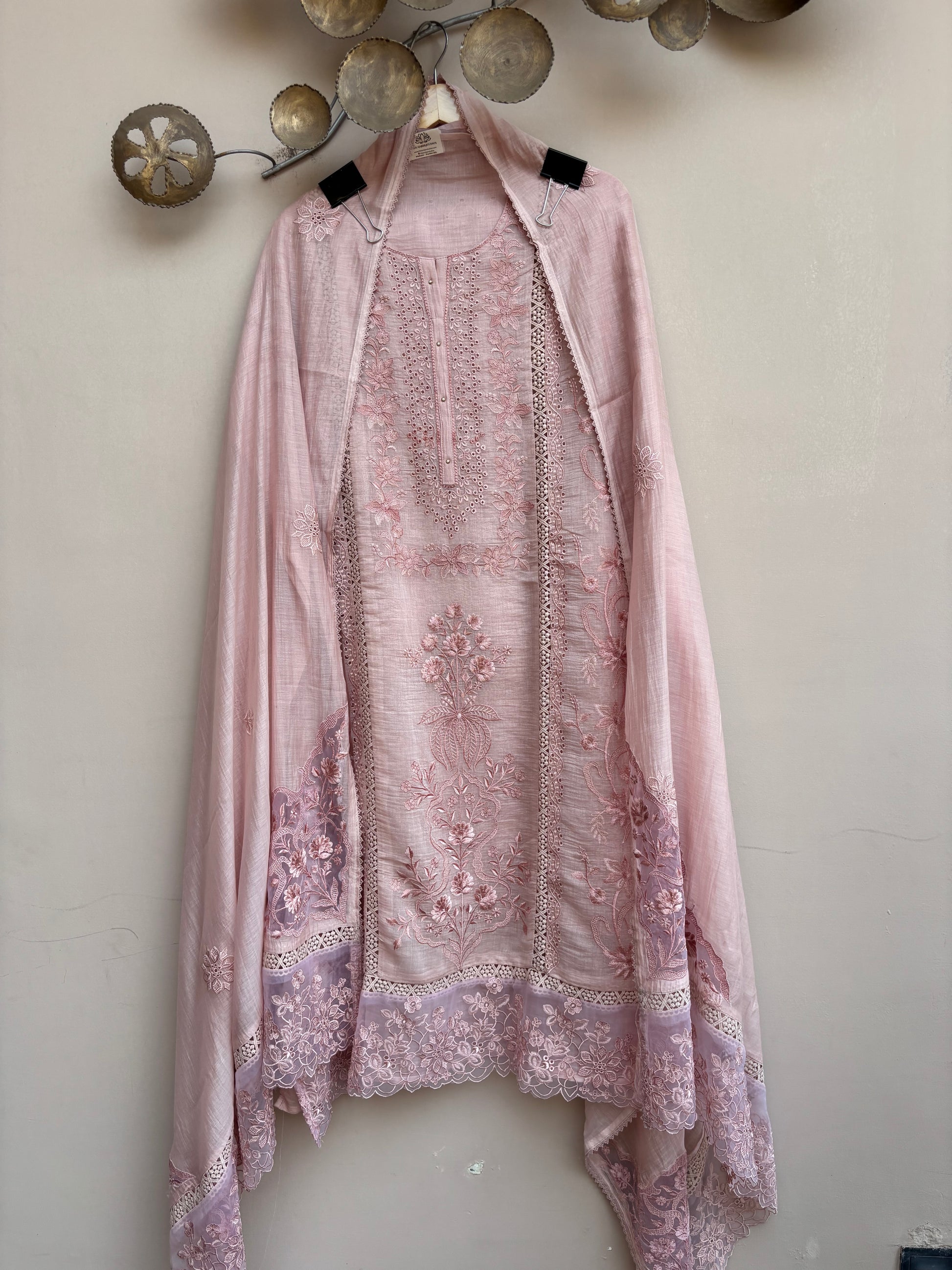 Pastel Gul Luxe Unstitched Suit