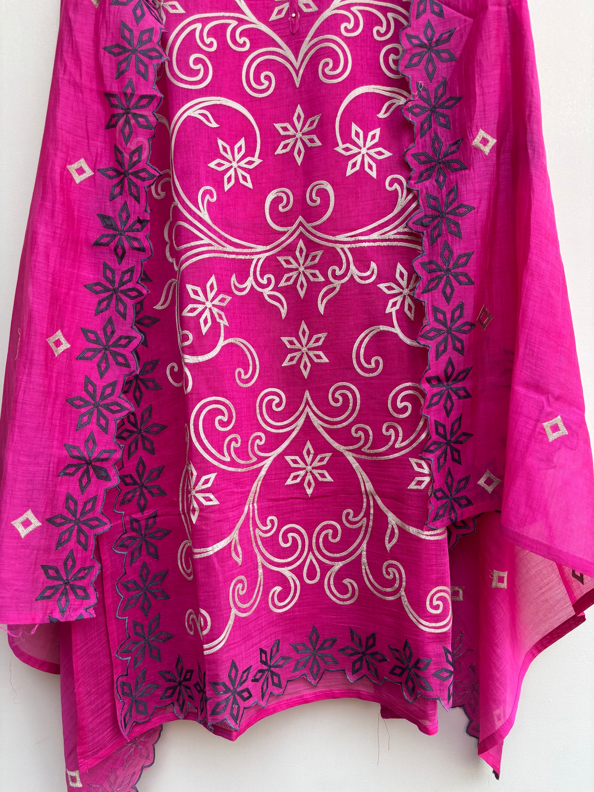 Applique Aura Unstitched Suit