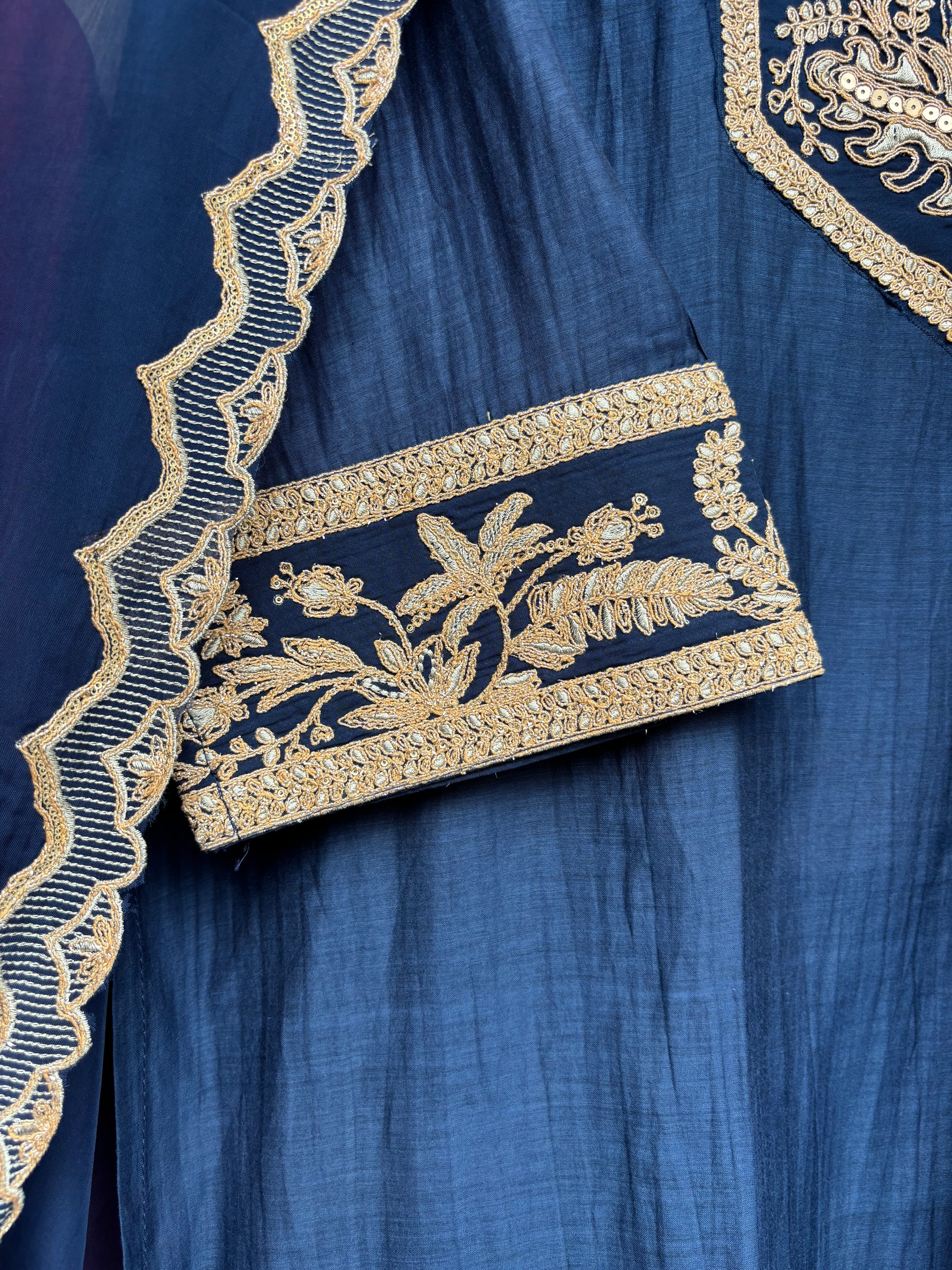 Mulmul Chanderi with Organza dupatta with Zari Embroidery Suit