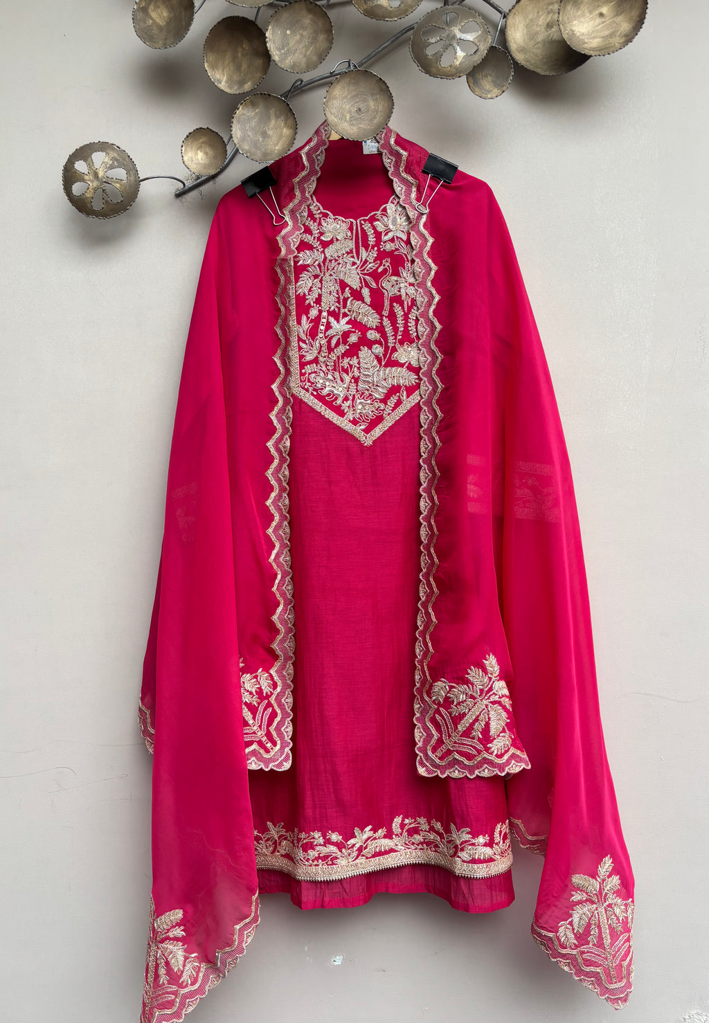 Mulmul Chanderi with Organza dupatta with Zari Embroidery Suit