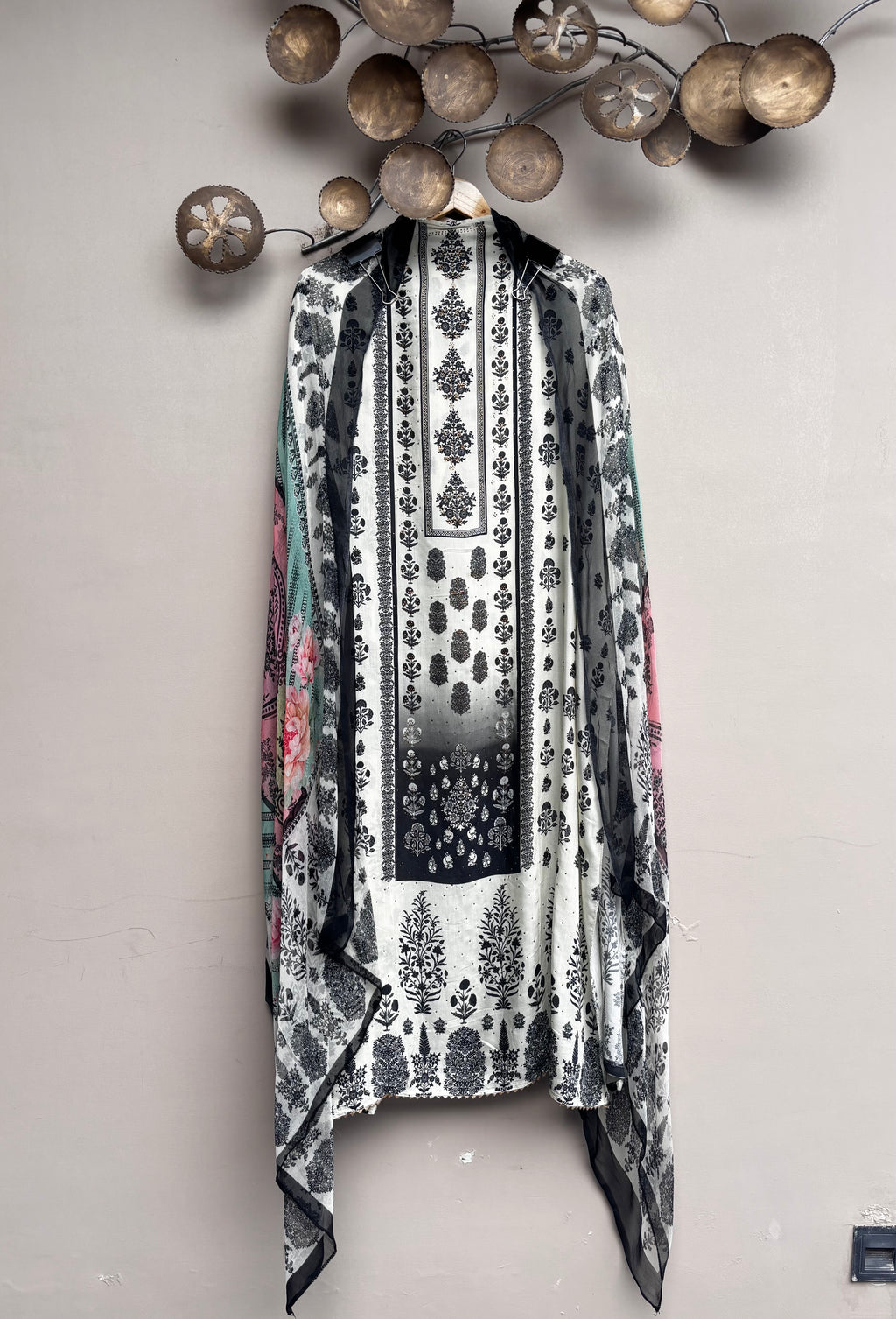 Gulnaar Noir Unstitched Suit