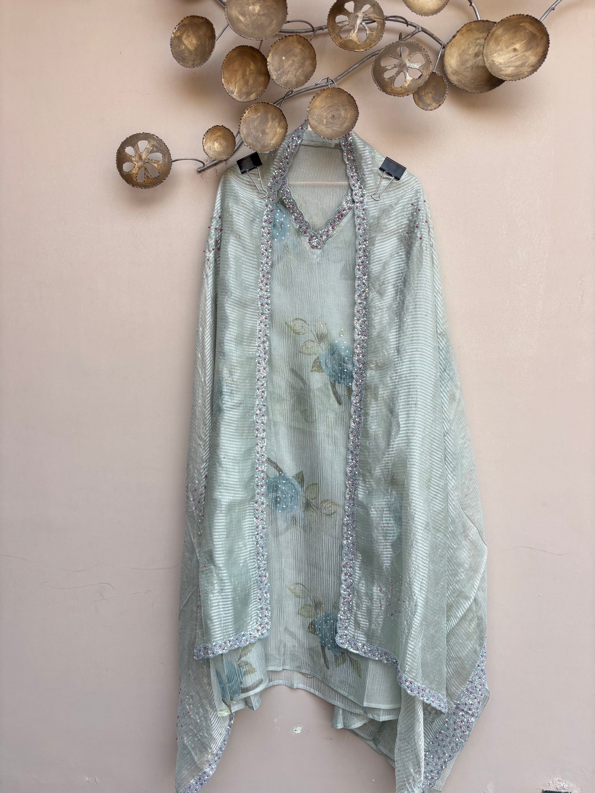 Crinkled Printed Pure Tissue with Sequence Embroidery Suit