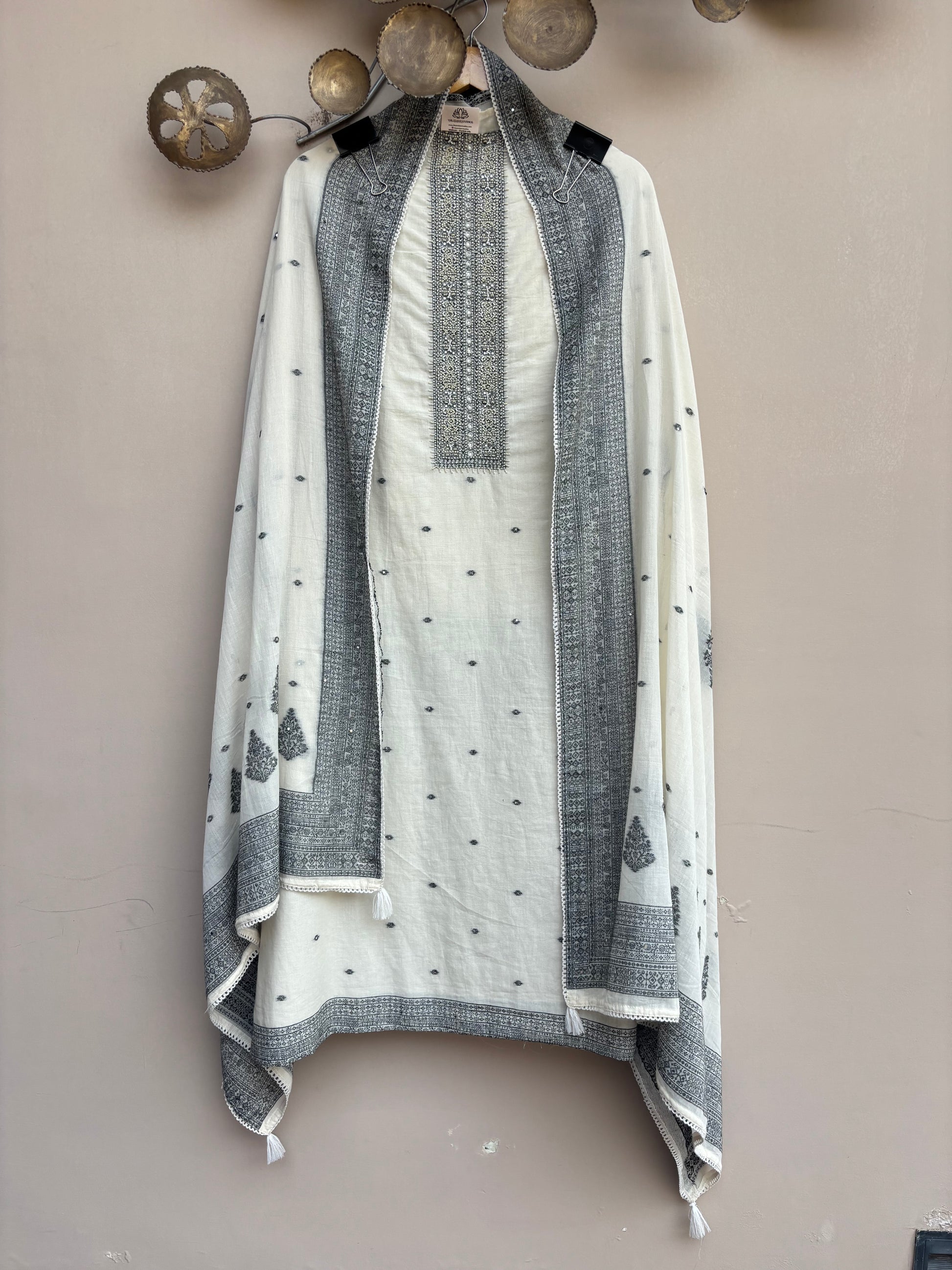 Pearl Dastaan Unstitched Suit