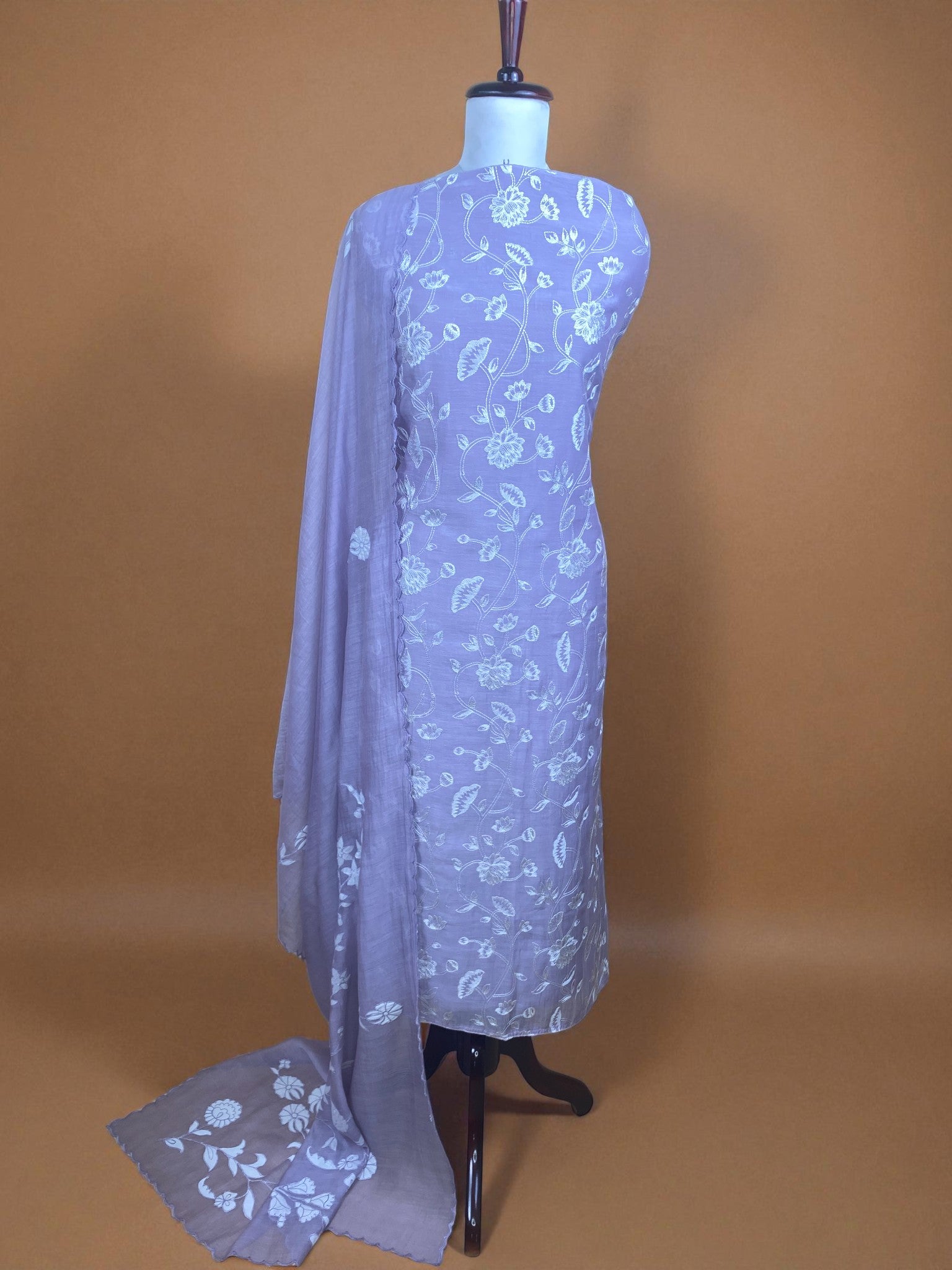 Mulmul Chanderi Floral Thread Work Embroidery Suit