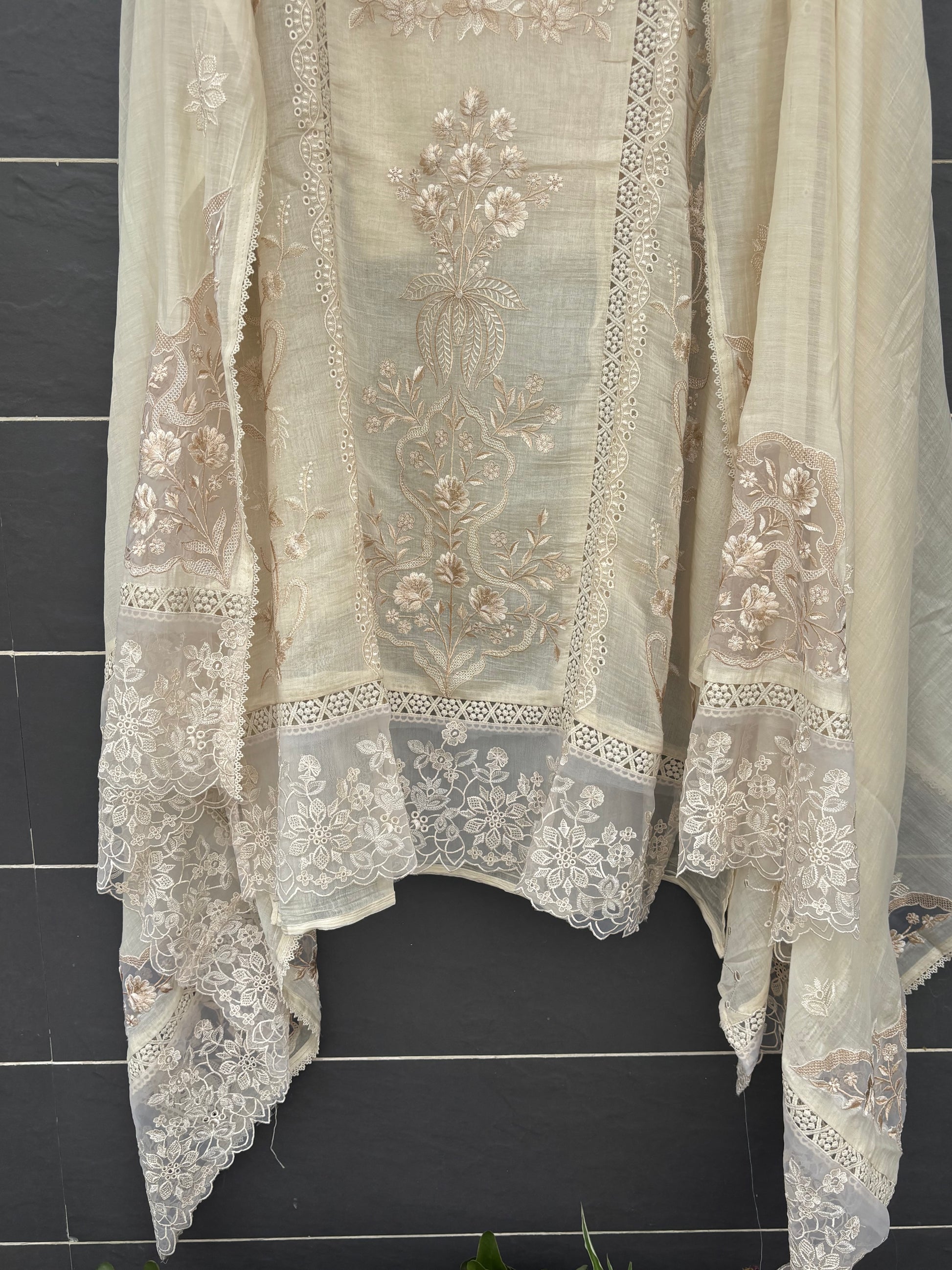 Gulraaz Mulmul Chanderi Suit