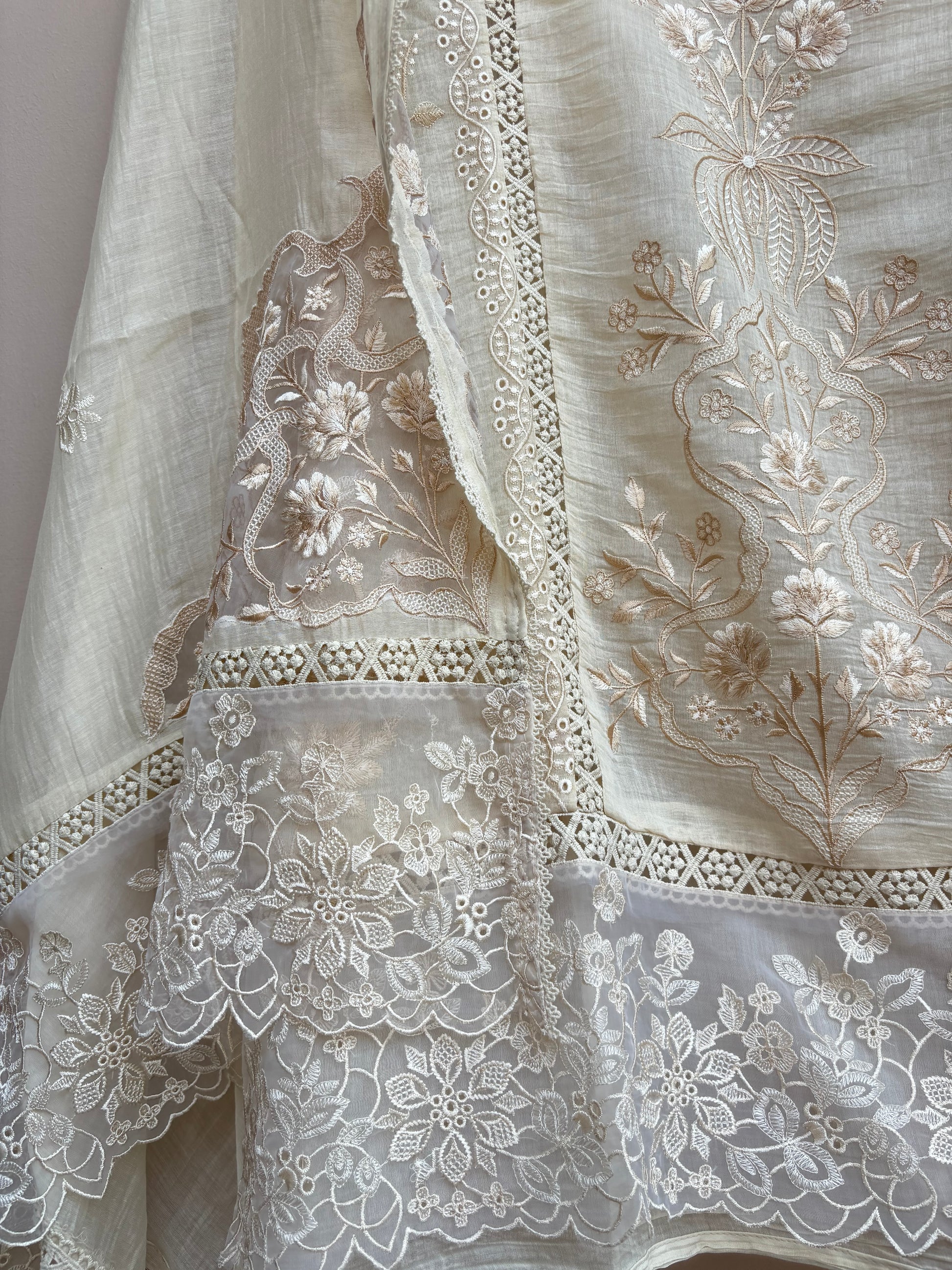 Pastel Gul Luxe Unstitched Suit