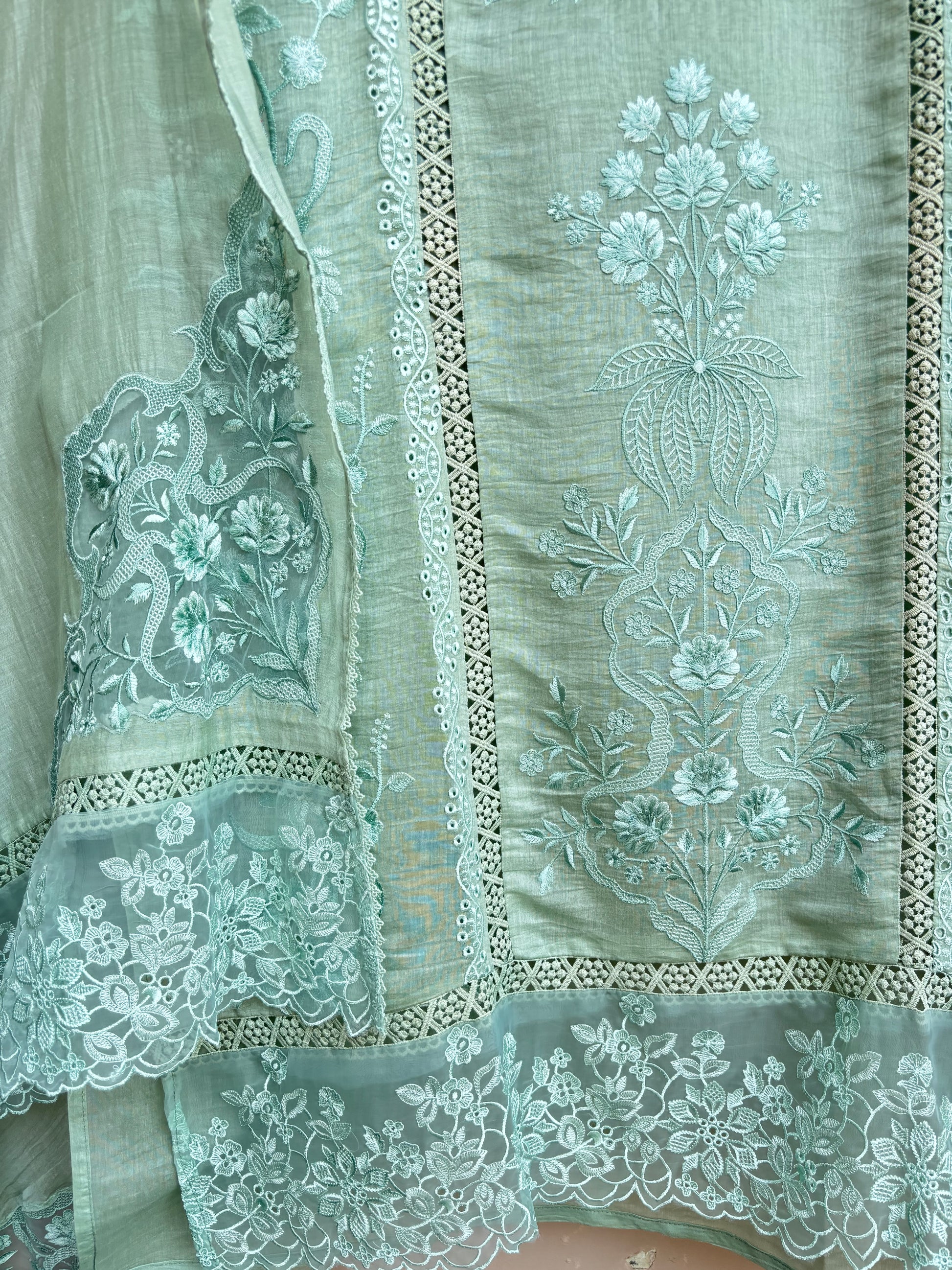 Pastel Gul Luxe Unstitched Suit