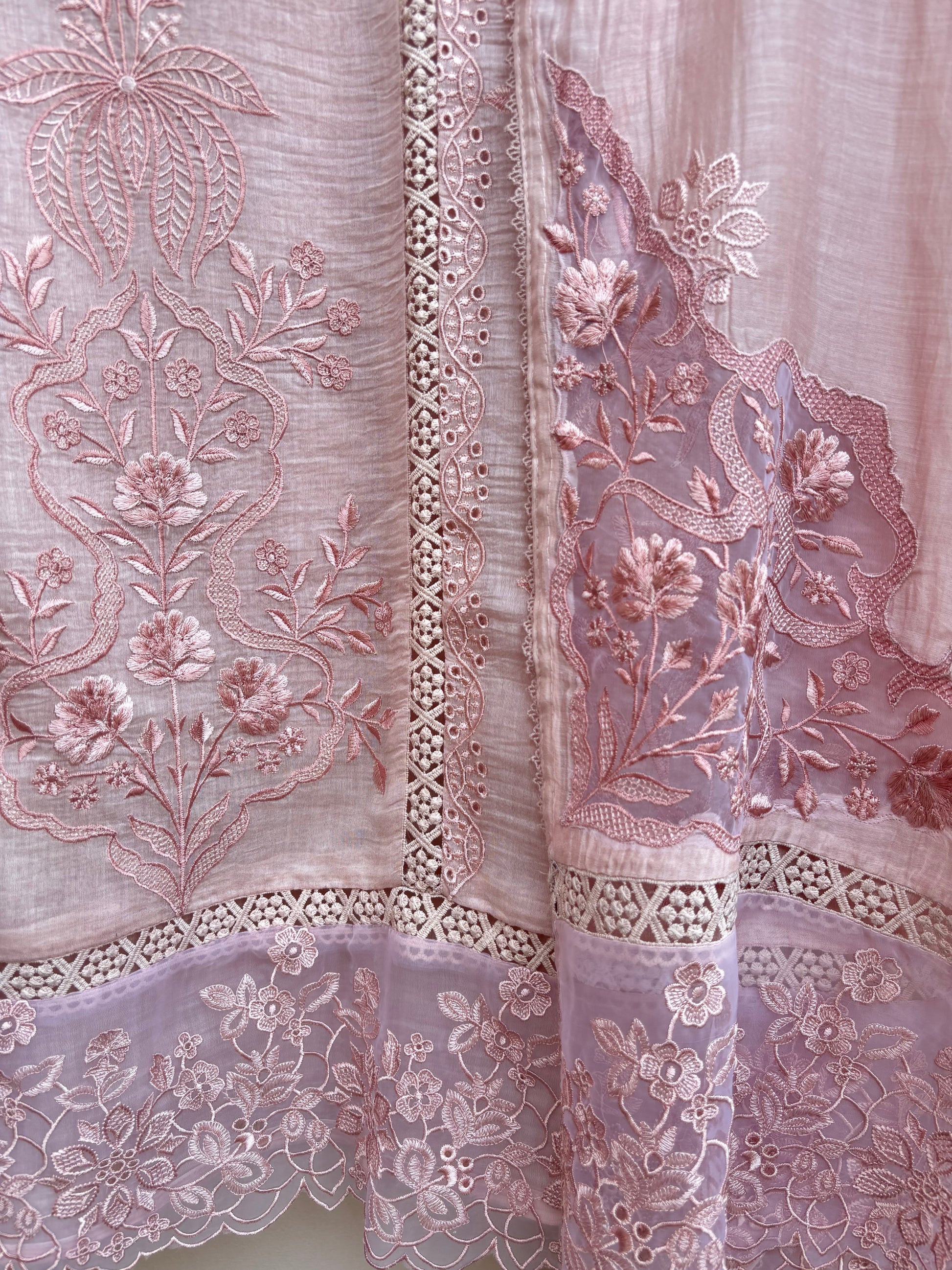 Pastel Gul Luxe Unstitched Suit
