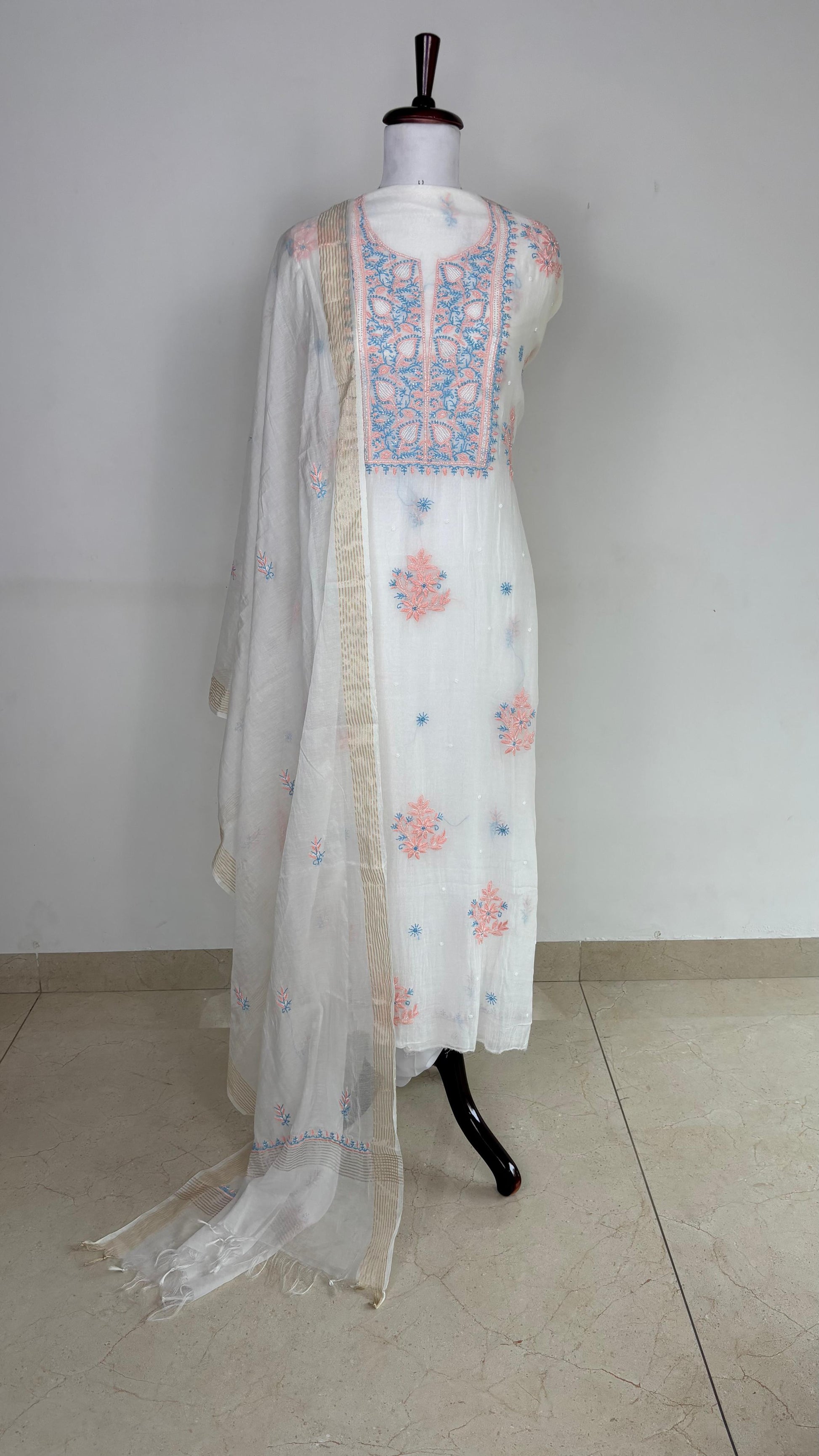 White Mulmul with Luckhnavi Motifs thread embroidery with beads (NBA)