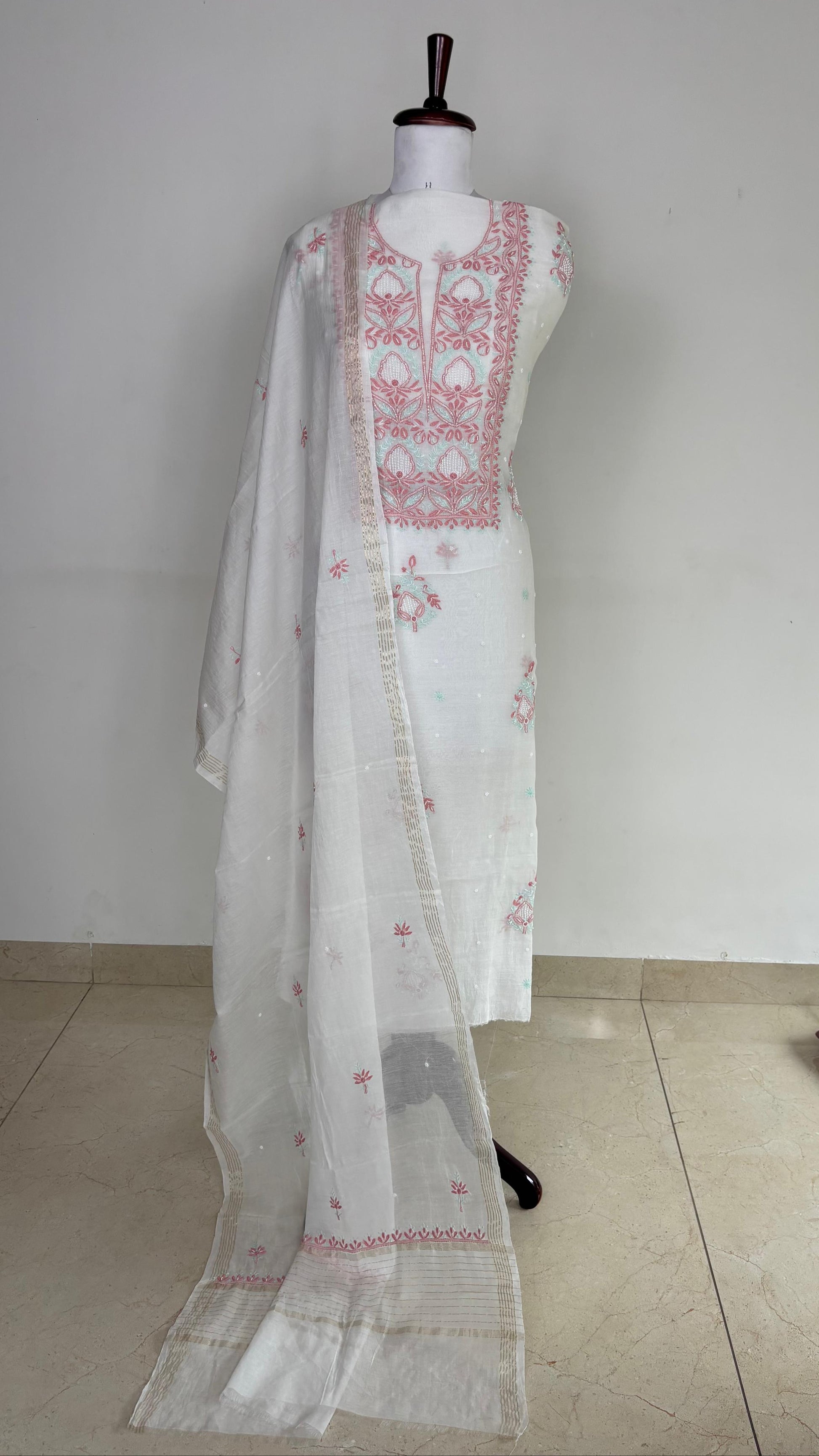 Peach Mulmul Luckhnavi thread embroidery with beads (NBA)
